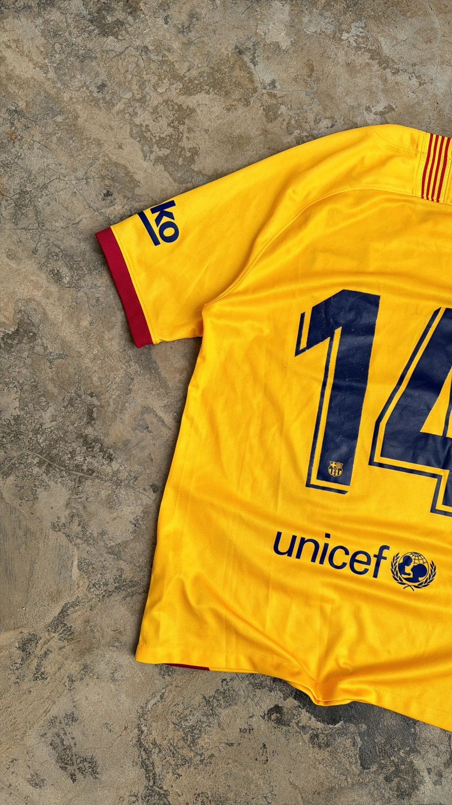 Nike Nike Barcelona 2019-20 Home jersey Coutinho #14 rare kit Size US M / EU 48-50 / 2 - 15 Thumbnail