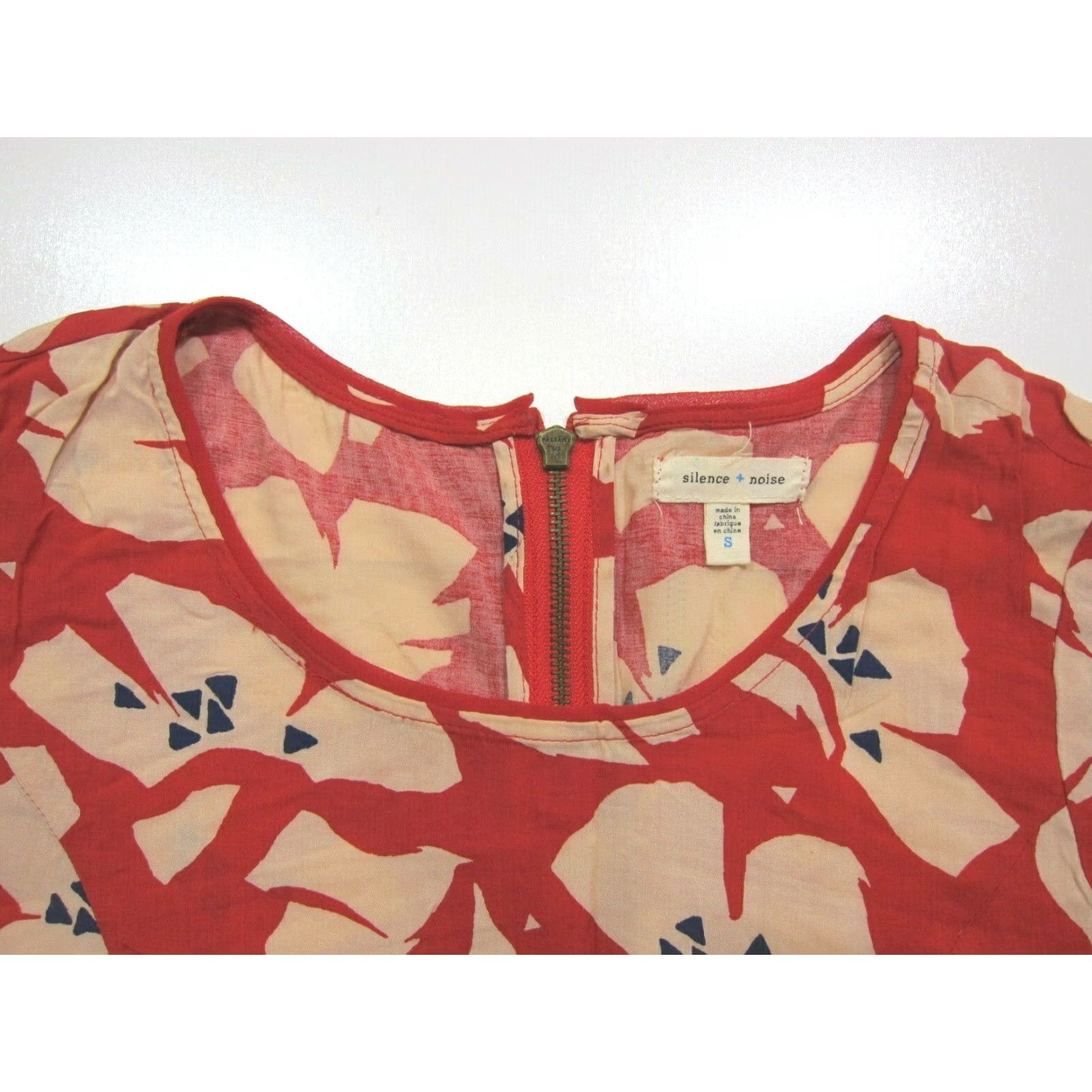 Vintage Silence + Noise 100% Rayon Red Blue Ivory Floral Tunic Sheath Dress Women Small Size S / US 4 / IT 40 - 3 Thumbnail