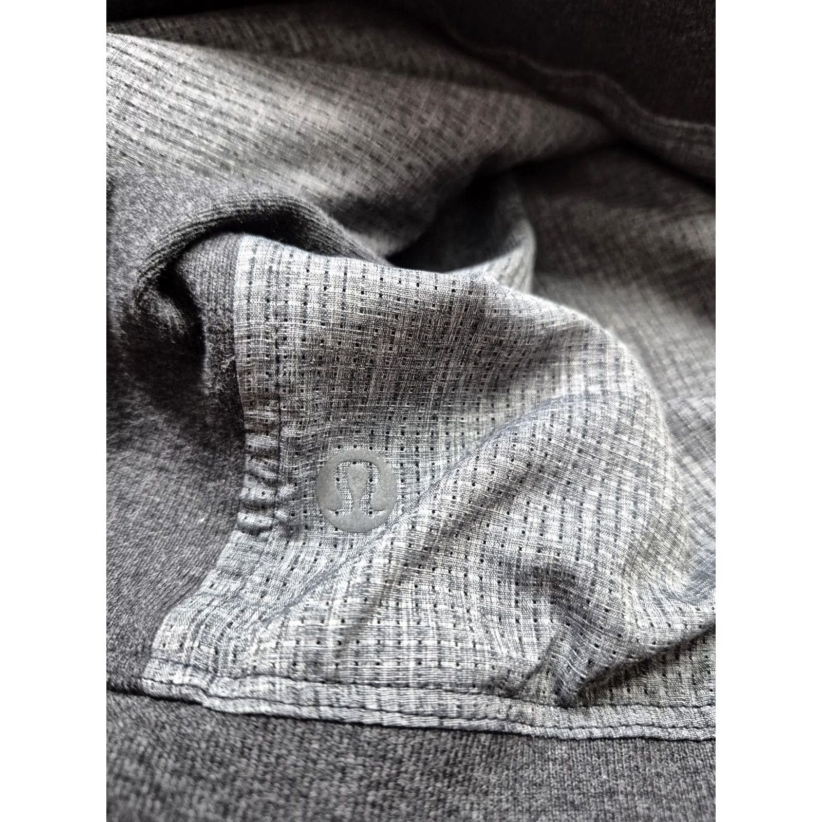 Lululemon Lululemon Hoodie Reversible Men's L Gray 1/4 Zip Pullover Side Zip Pocket Size US L / EU 52-54 / 3 - 4 Thumbnail