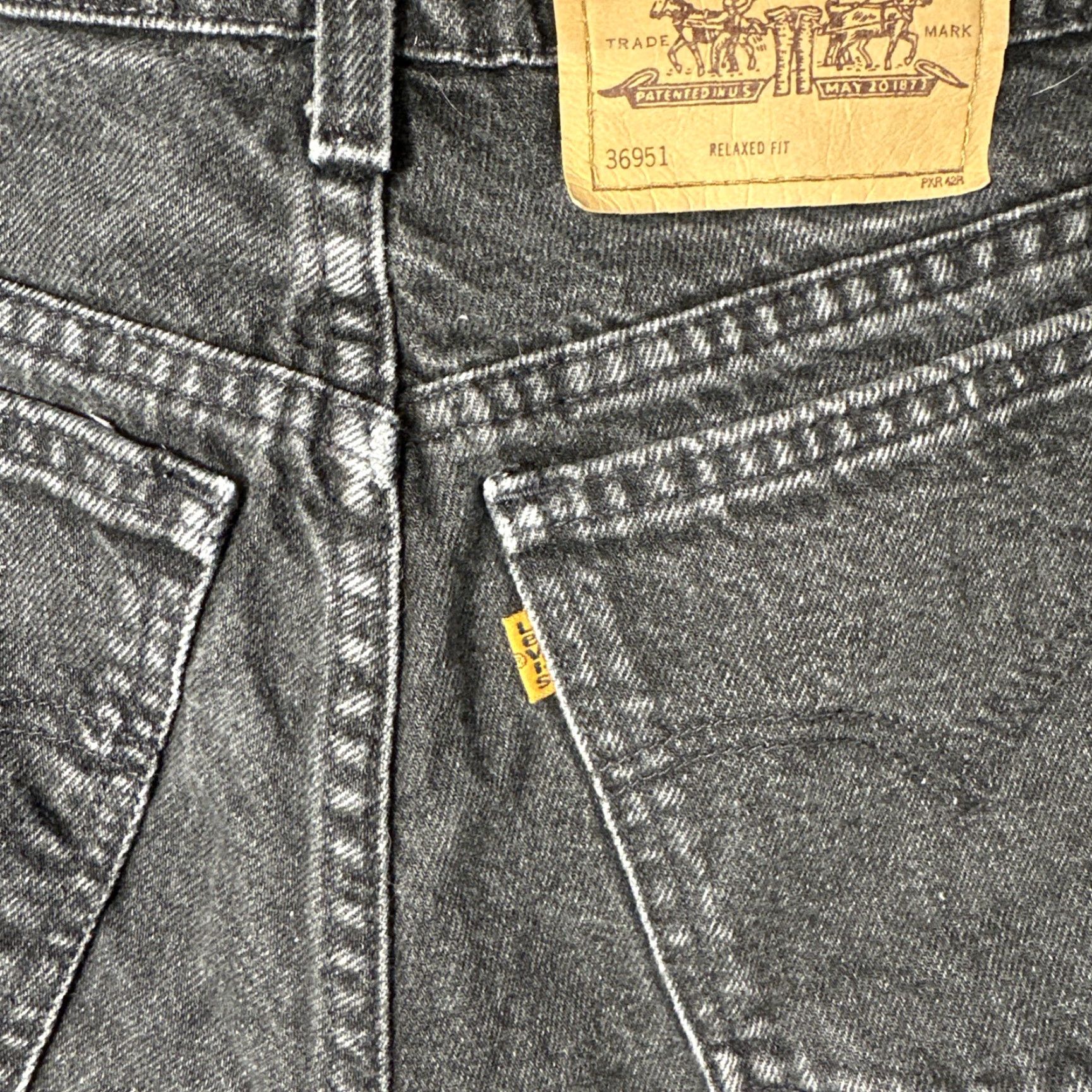 Levi's VINTAGE Levi's Orange Tab Jean Shorts Women's Size 8 Black Denim Bottoms Size 30" / US 8 / IT 44 - 3 Thumbnail