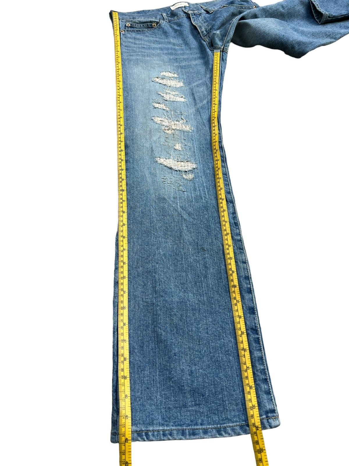 Tommy Hilfiger Y2K Tommy Hilfiger Distressed Patch Denim Jeans 34x34 Size 34" / US 12 / IT 48 - 12 Thumbnail
