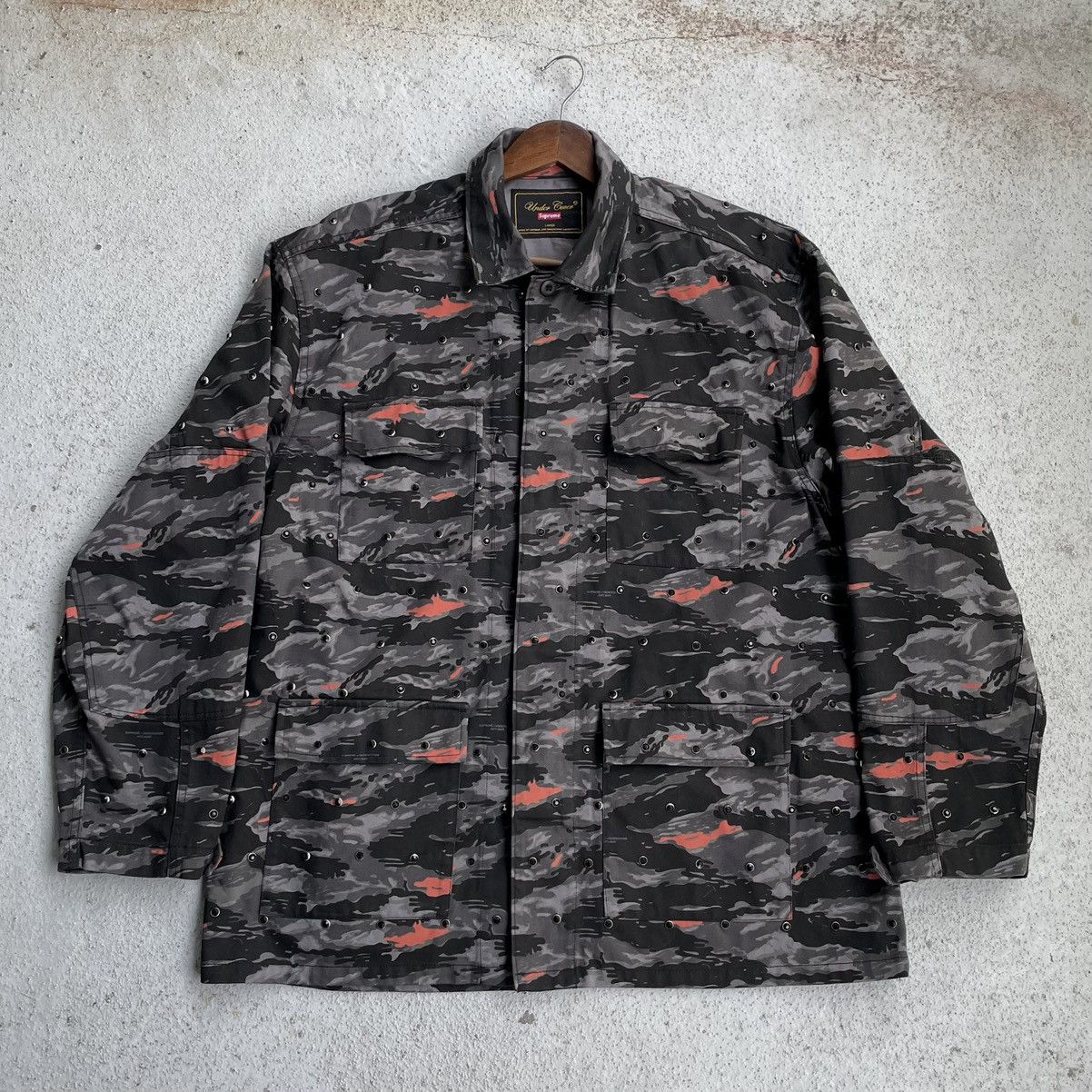 ブ*ル様 Supreme®/UNDERCOVER Studded BDU Jac Supreme UNDERCOVER Studded BDU Jacket (SS23) - $598