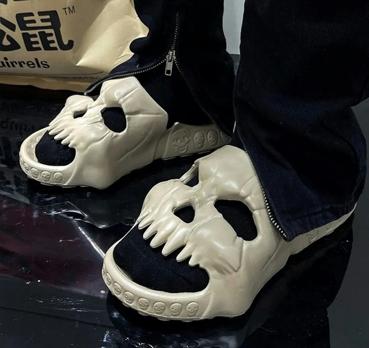Designer Skull slippers Size US 9.5 / EU 42-43 - 2 Thumbnail