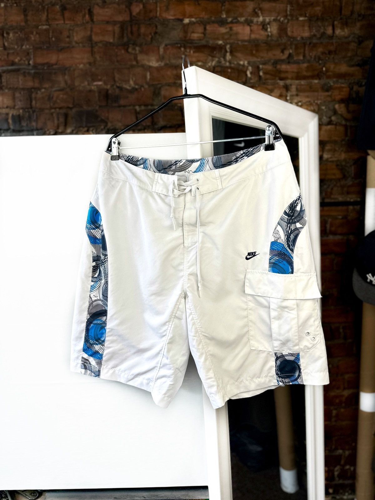 Nike Vintage Men’s Nike Shorts White Size: 36 (XL) Size US 36 / EU 52 - 1 Thumbnail