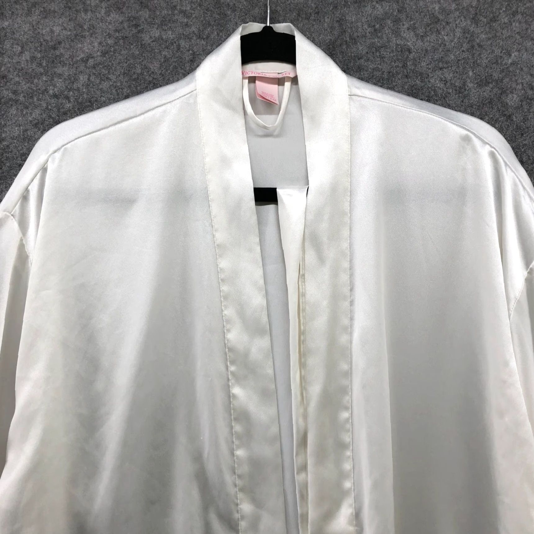 Victoria's Secret Victoria's Secret Short Sleeve Satin Robe Womens M White Kimono Lounge Size 32" / US 10 / IT 46 - 3 Thumbnail