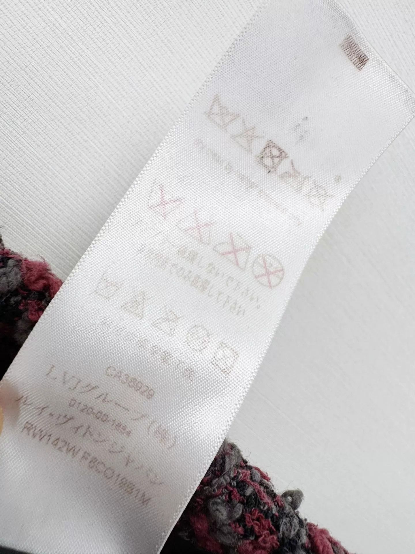 Louis Vuitton LV wool coat authentic worn 2-3x size 34 bust 90 length 88 Size XS / US 0-2 / IT 36-38 - 8 Thumbnail