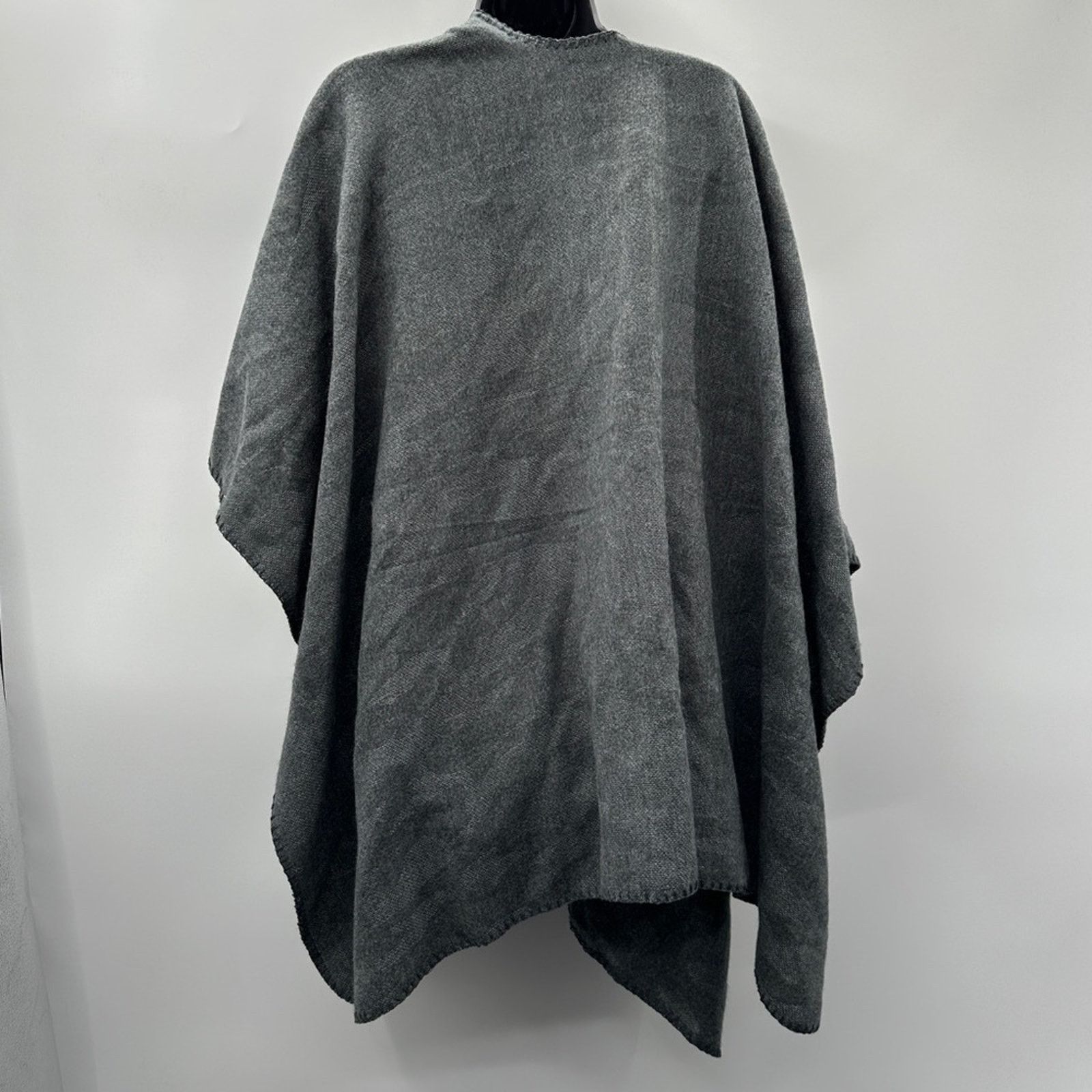 Woolrich Woolen Mills Woolrich Gray Blanket Shawl Poncho Wrap One Size Size ONE SIZE - 2 Thumbnail