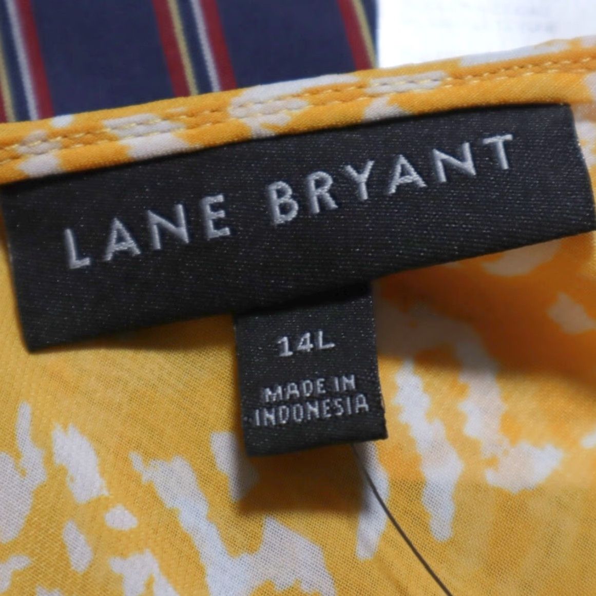 Vintage Lane Bryant Yellow Flowered Tank Tunic V-Neck Top Women 14L Shirt Sleeveless Floral Size XL / US 12-14 / IT 48-50 - 5 Thumbnail