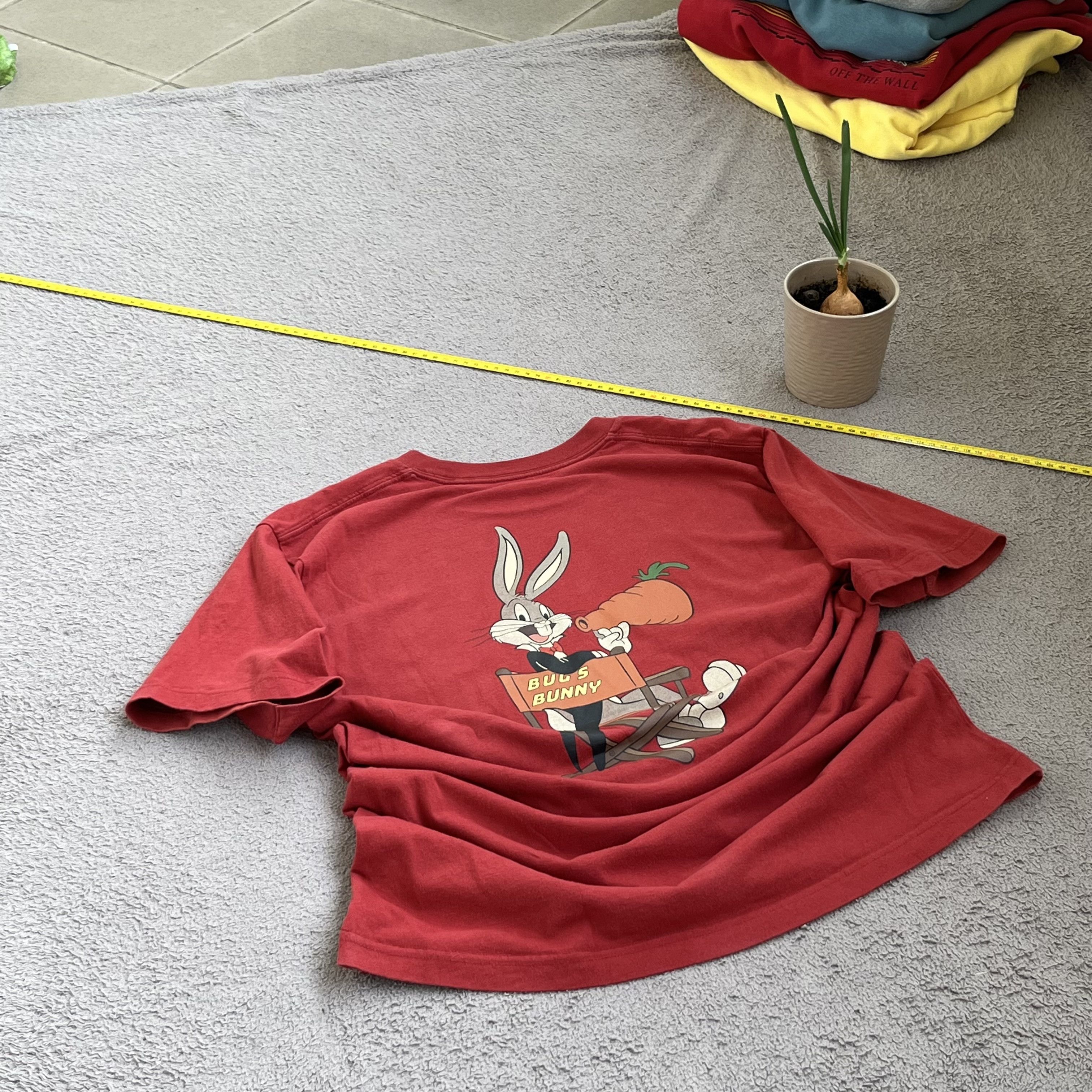 Cartoon Network × Uniqlo Uniqlo x Looney Tunes Bugs Bunny red t shirt tee print Size US L / EU 52-54 / 3 - 1 Thumbnail