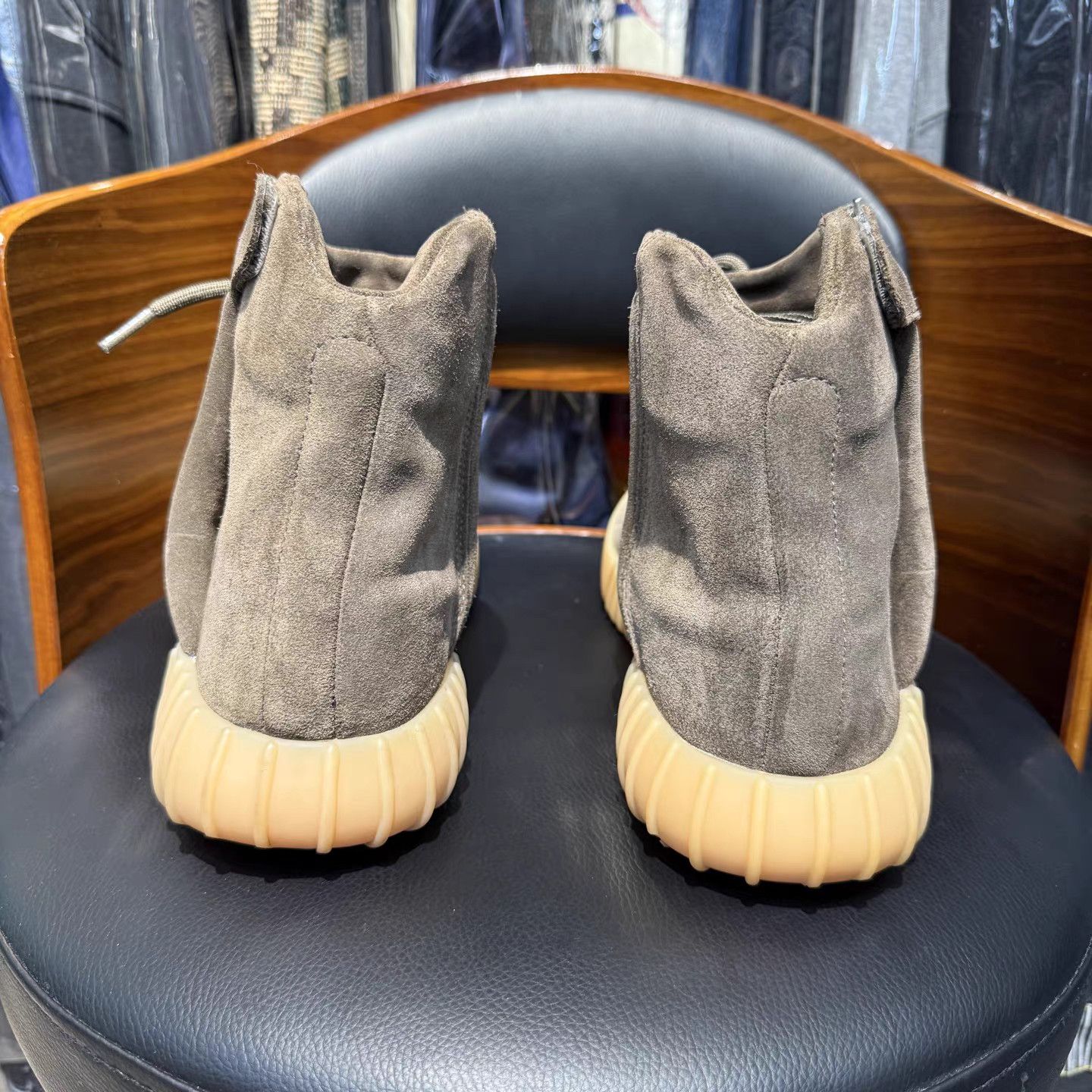Adidas adidas Yeezy Boost 750 Chocolate K15 Size US 9 / EU 42 - 3 Thumbnail