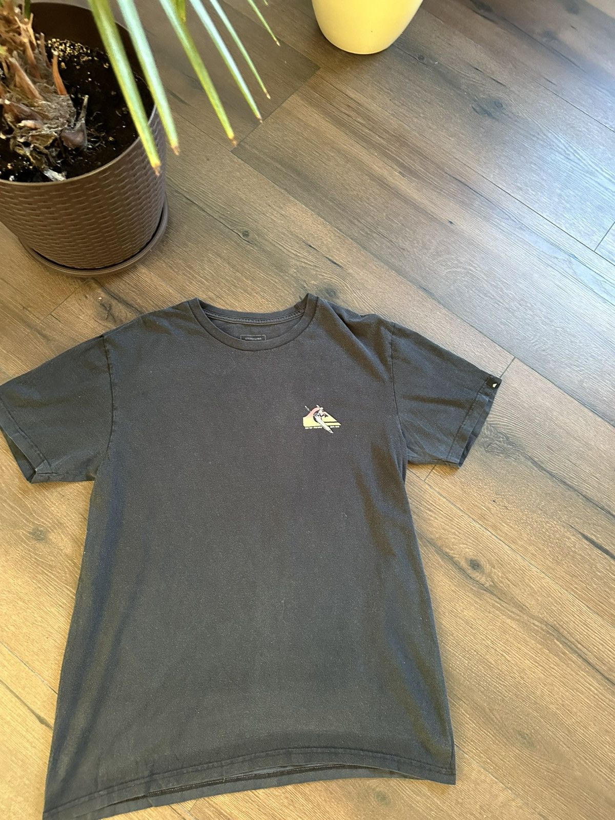Quiksilver Vintage Quiksilver T-shirt Big Back Print Size US L / EU 52-54 / 3 - 4 Thumbnail