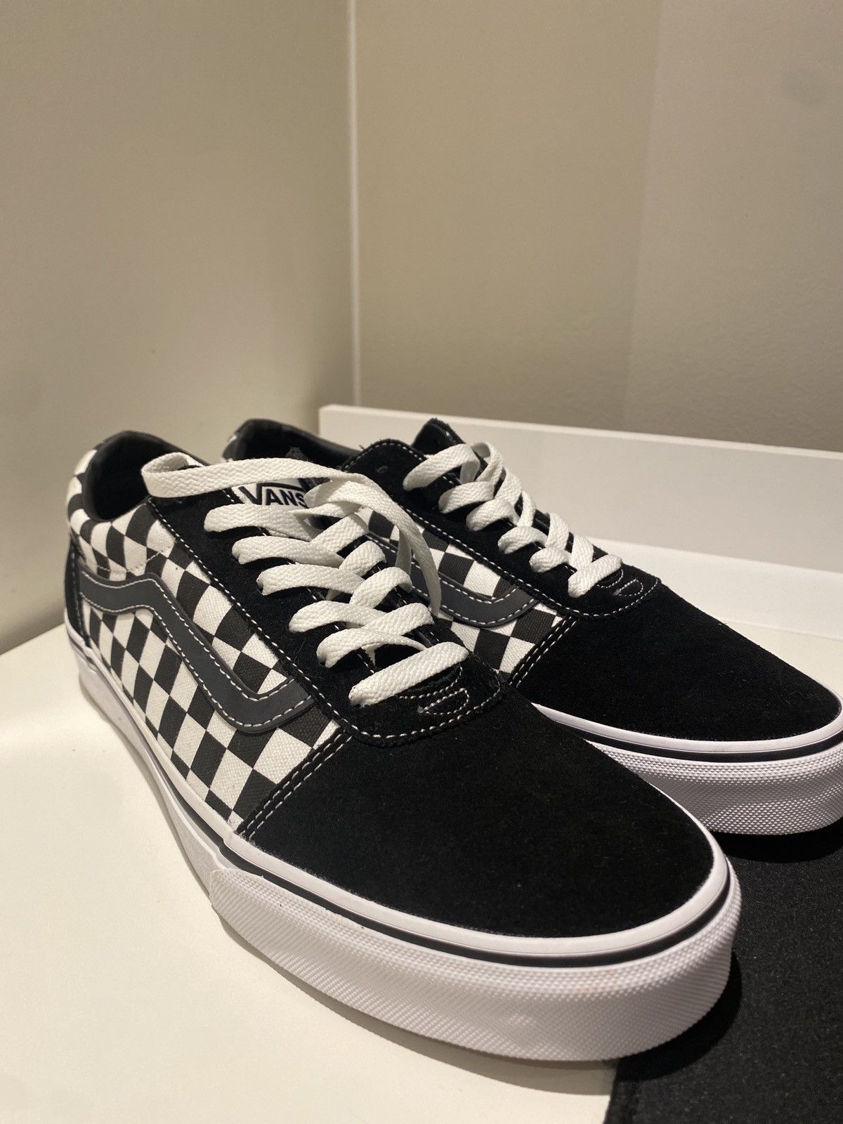 Vans Vans Old Skool Size US 10 / EU 43 - 1 Thumbnail