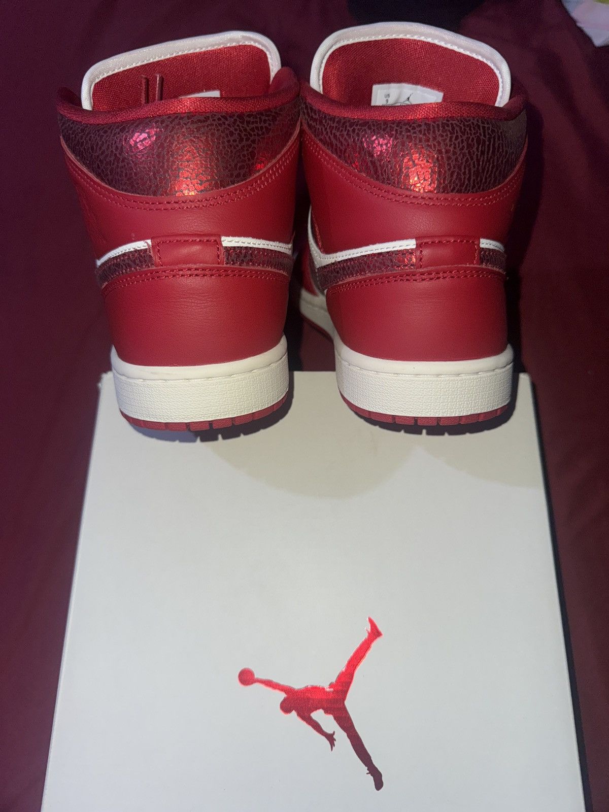 Jordan Brand Red cracked leather jordan 1’s Size US 9 / IT 39 - 4 Thumbnail