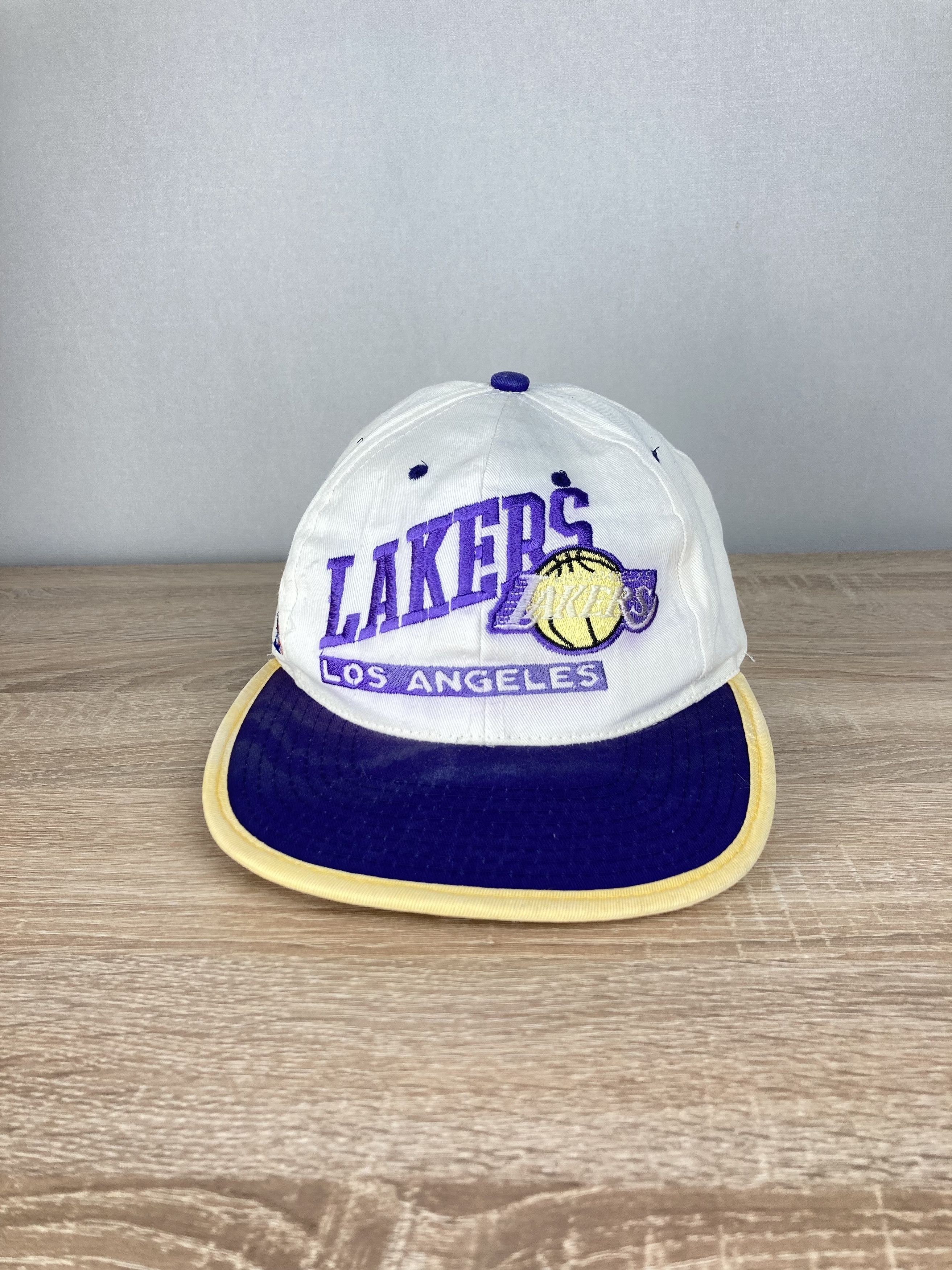 NBA Vintage 1980s LA Lakers Embroidered Logo Baseball Hat Size ONE SIZE - 1 Thumbnail
