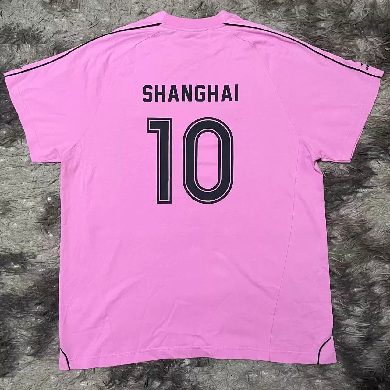 Balenciaga Balenciaga Manchester United Pink Exclusive Tee 2 Size XS / US 0-2 / IT 36-38 - 2 Thumbnail