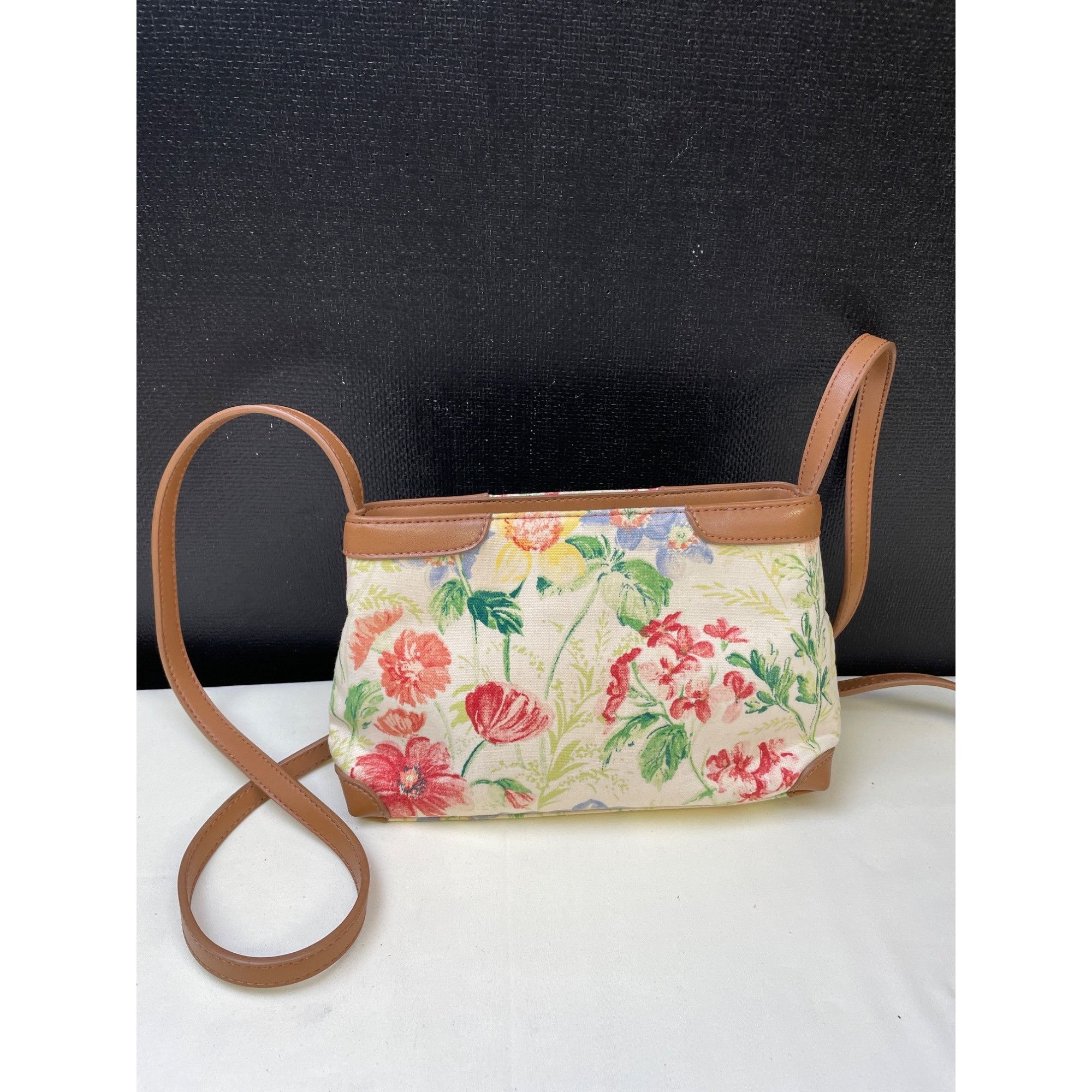 Relic Relic Women's Floral Multi Watercolors Crossbody Bag/ Purse Size ONE SIZE - 2 Thumbnail