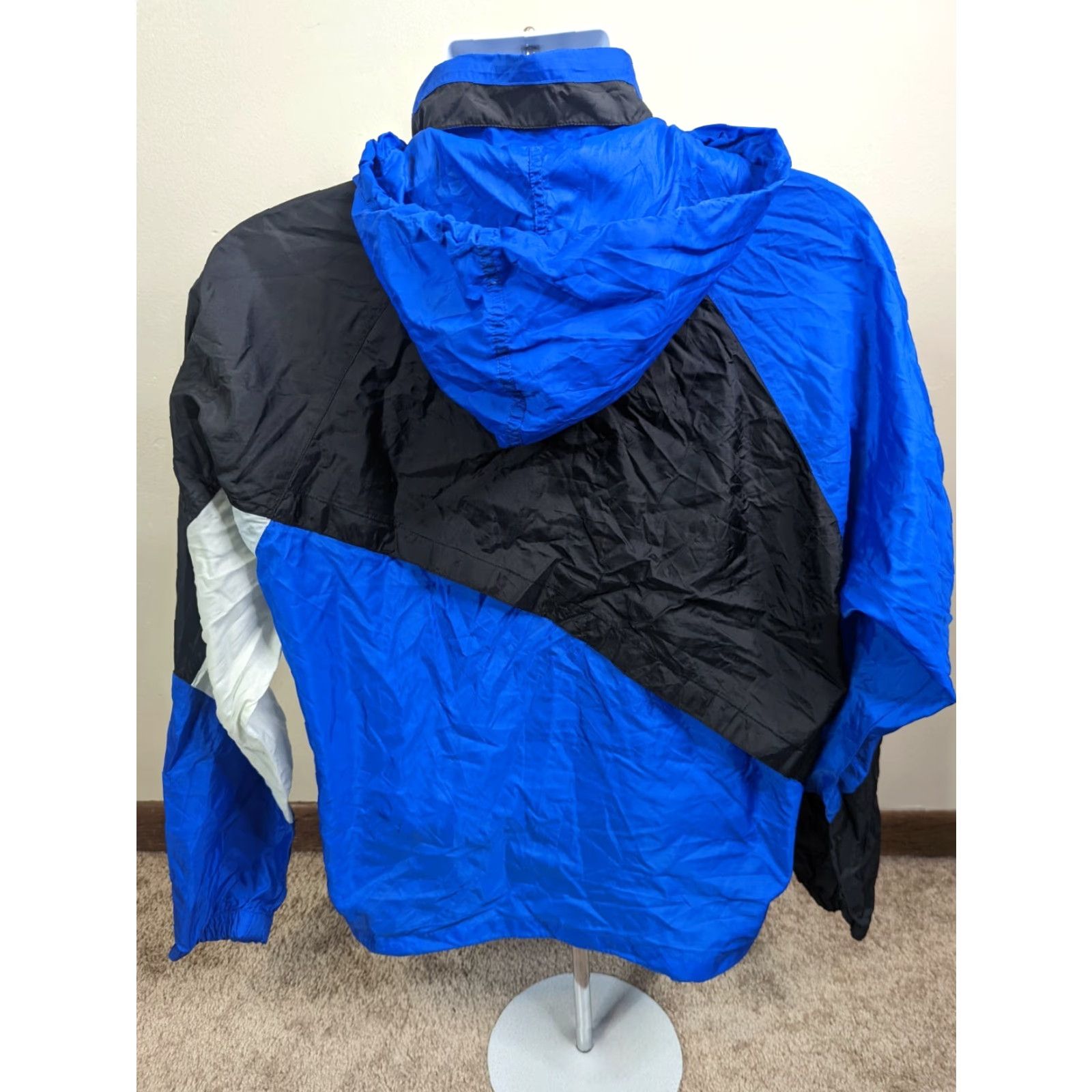Nike VINTAGE Nike Jacket Medium Full Zip Soft Shell White Tag Blue 90s Logo Geometric Embroidered Nike Mens Size US M / EU 48-50 / 2 - 3 Thumbnail