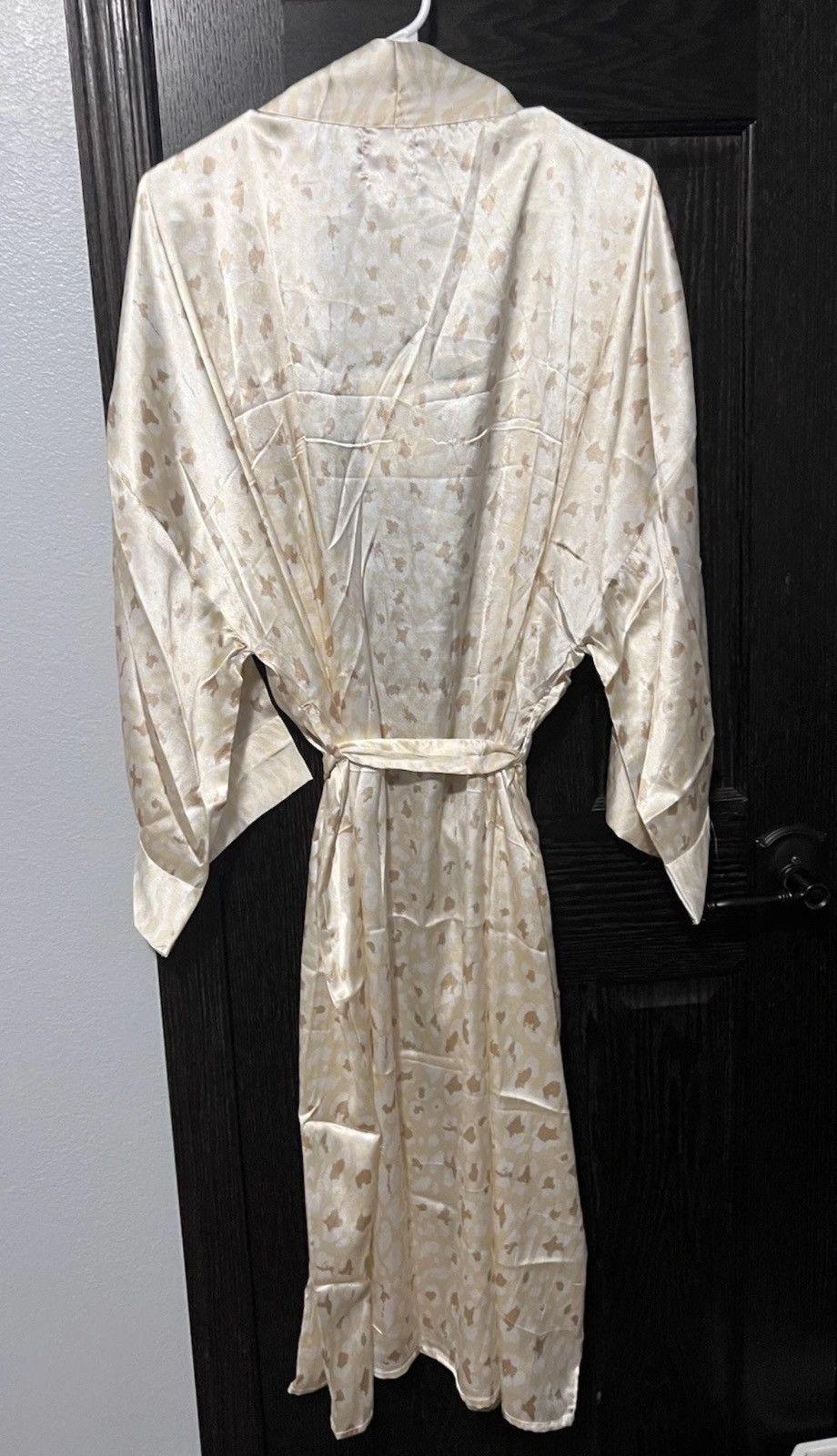 Show Me Your MuMu Show Me Your MUMU Robe One Size Silky Satin Soft Size ONE SIZE - 5 Thumbnail