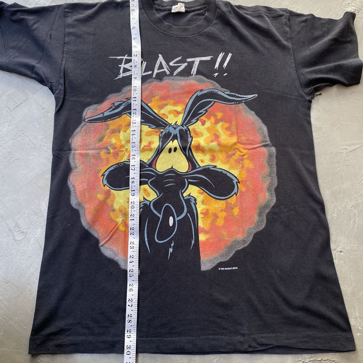 Warner Bros Vintage 1995 Warner Bros. Looney Tunes "Blast" t-shirt Size US L / EU 52-54 / 3 - 8 Thumbnail