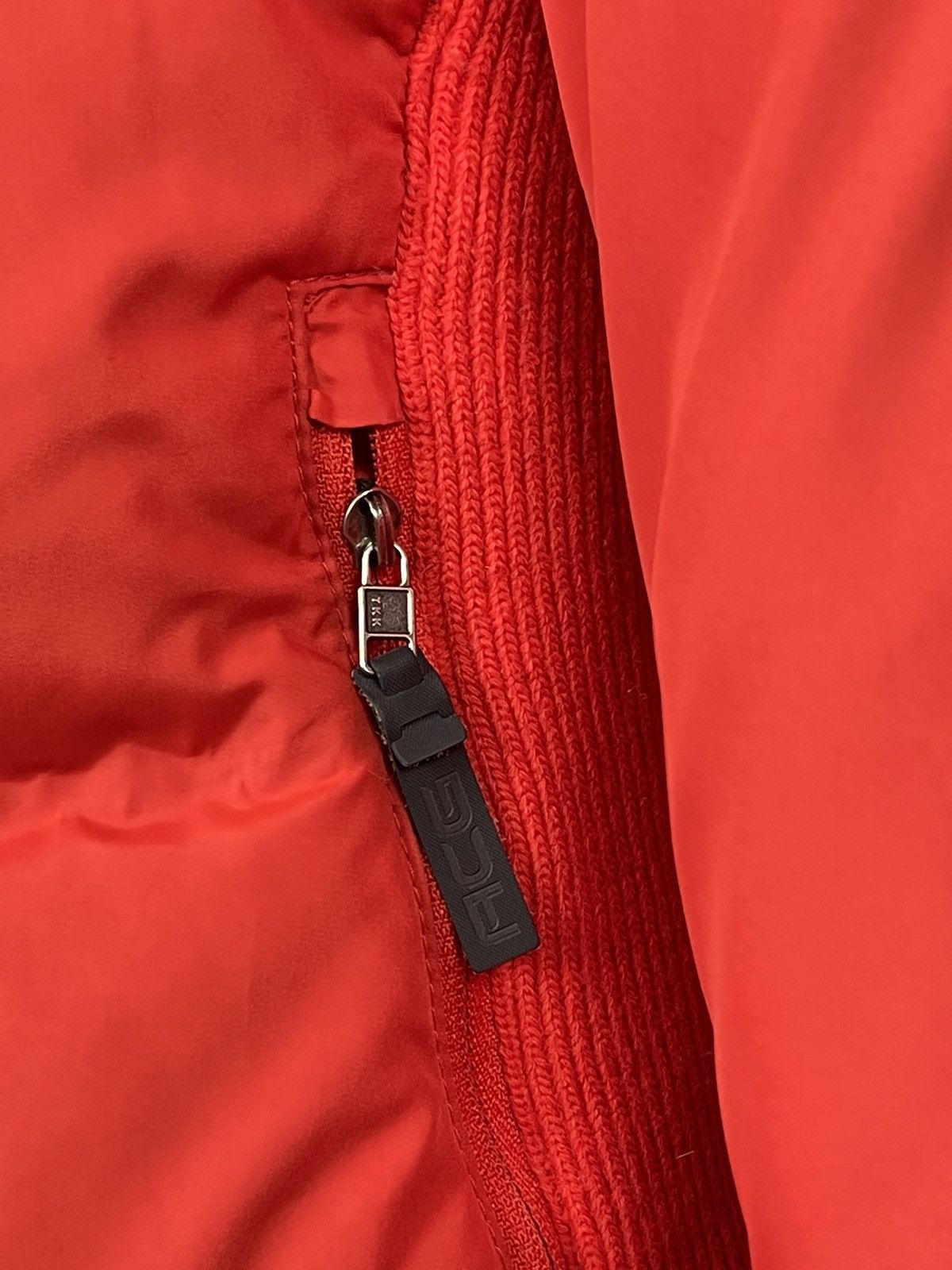 Nike ACG Nike ACG Y2K Vintage Red Puffer Down Jacket Women’s Size M Size M / US 6-8 / IT 42-44 - 15 Thumbnail