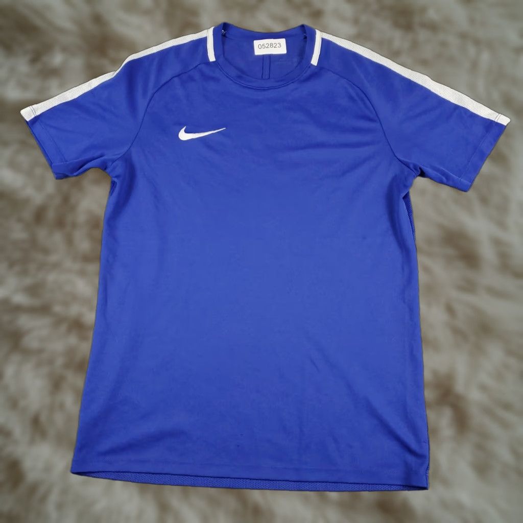 Nike **Nike Blue Dri-Fit Men's Size Medium T-Shirt** User: **Nike Men's Size Medium Blue Dri-Fit T-Shirt** Size US M / EU 48-50 / 2 - 1 Thumbnail