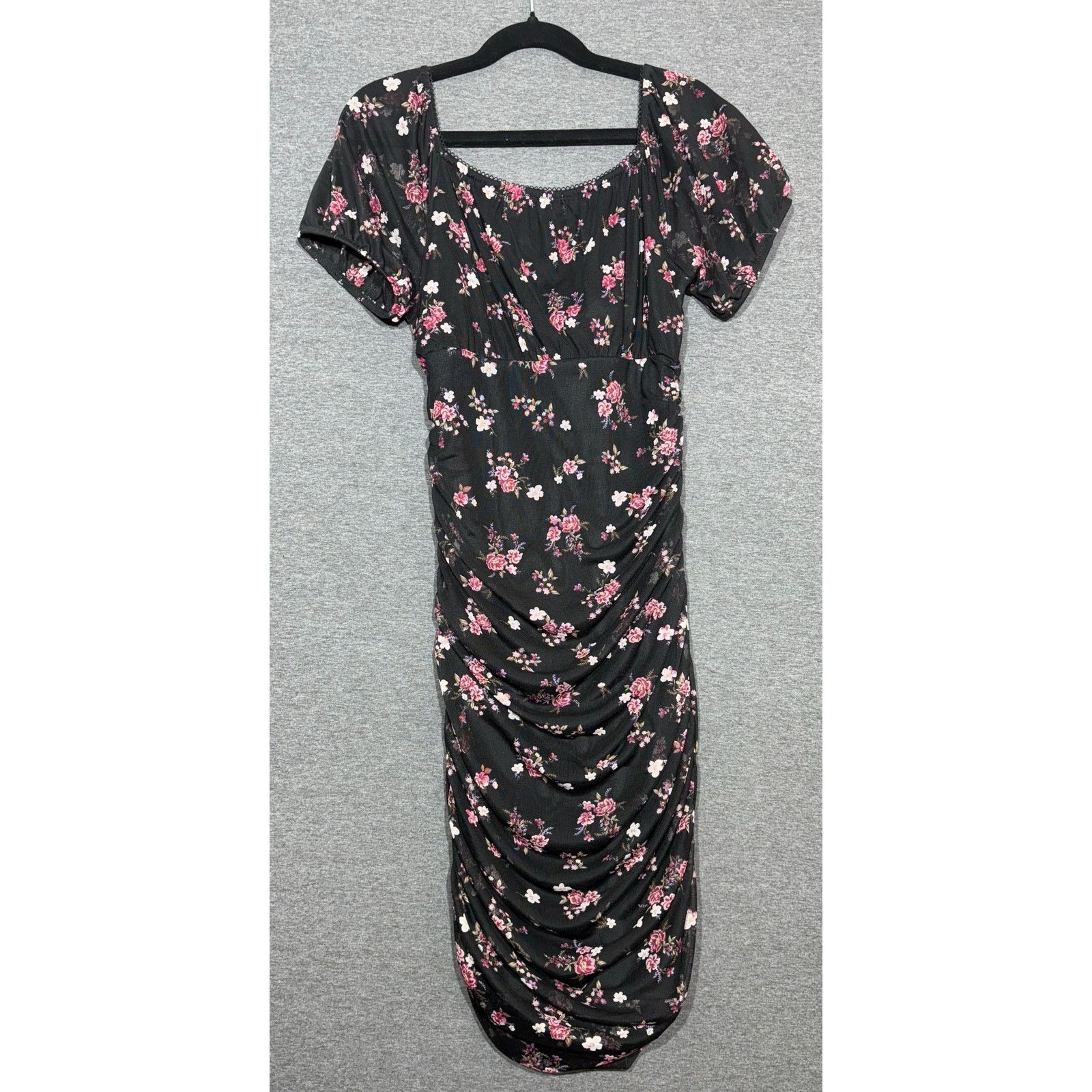 Other No Comment NY-LA | Ruched Floral Short Sleeve Dress | Small Size S / US 4 / IT 40 - 2 Thumbnail