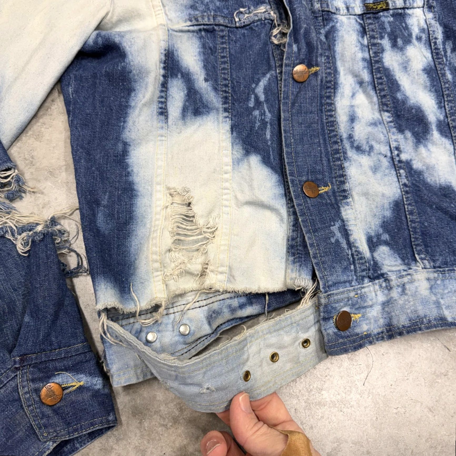 Wrangler VINTAGE Wrangler Jacket Mens Small Blue Denim Western Bleached thrashed 70s Size US S / EU 44-46 / 1 - 2 Thumbnail