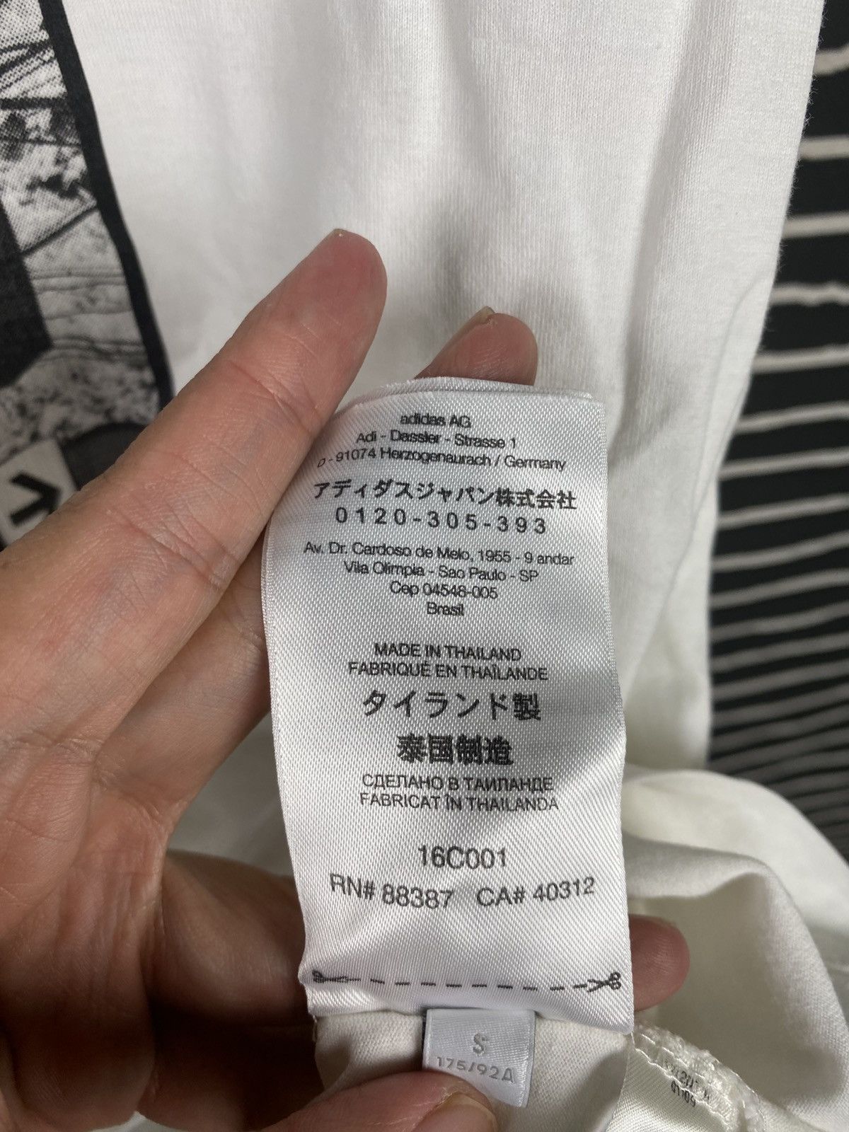 Y-3 Y-3 Yohji Yamamoto Graphic Tee Size US S / EU 44-46 / 1 - 10 Thumbnail