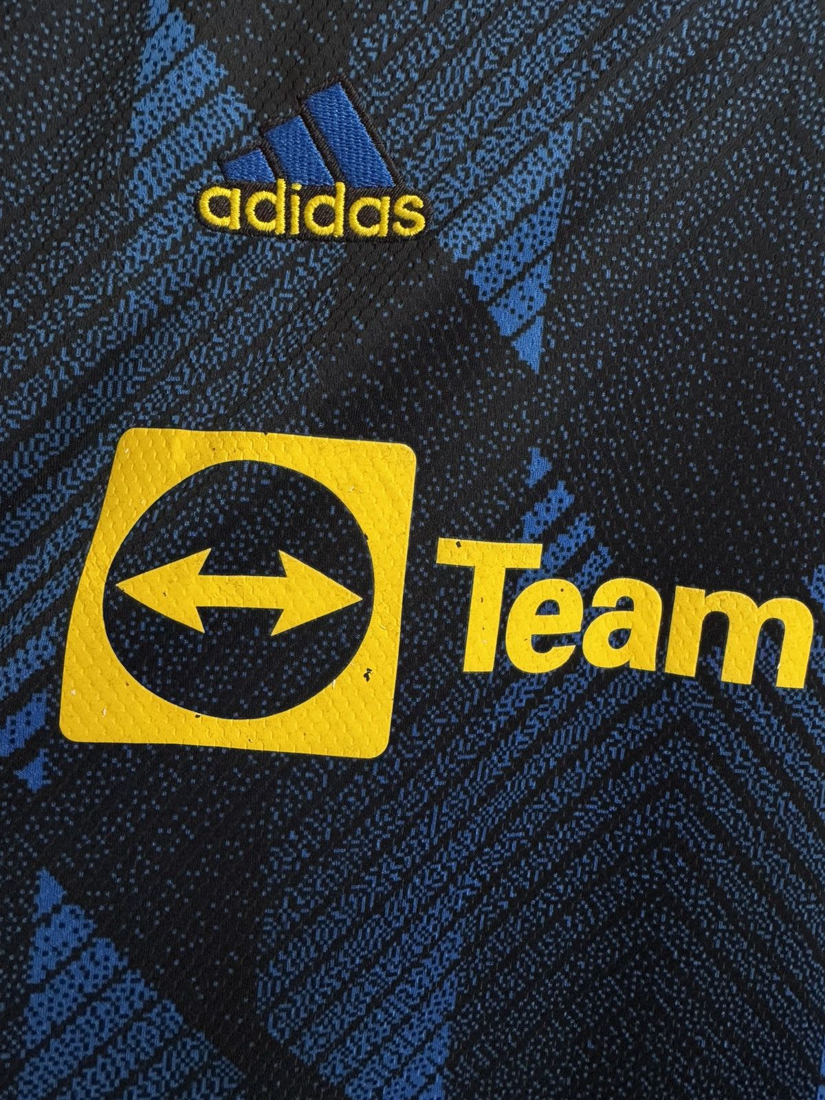 Adidas MANCHESTER UNITED 2021 2022 RONALDO #7 FOOTBALL SHIRT JERSEY Size US L / EU 52-54 / 3 - 8 Thumbnail