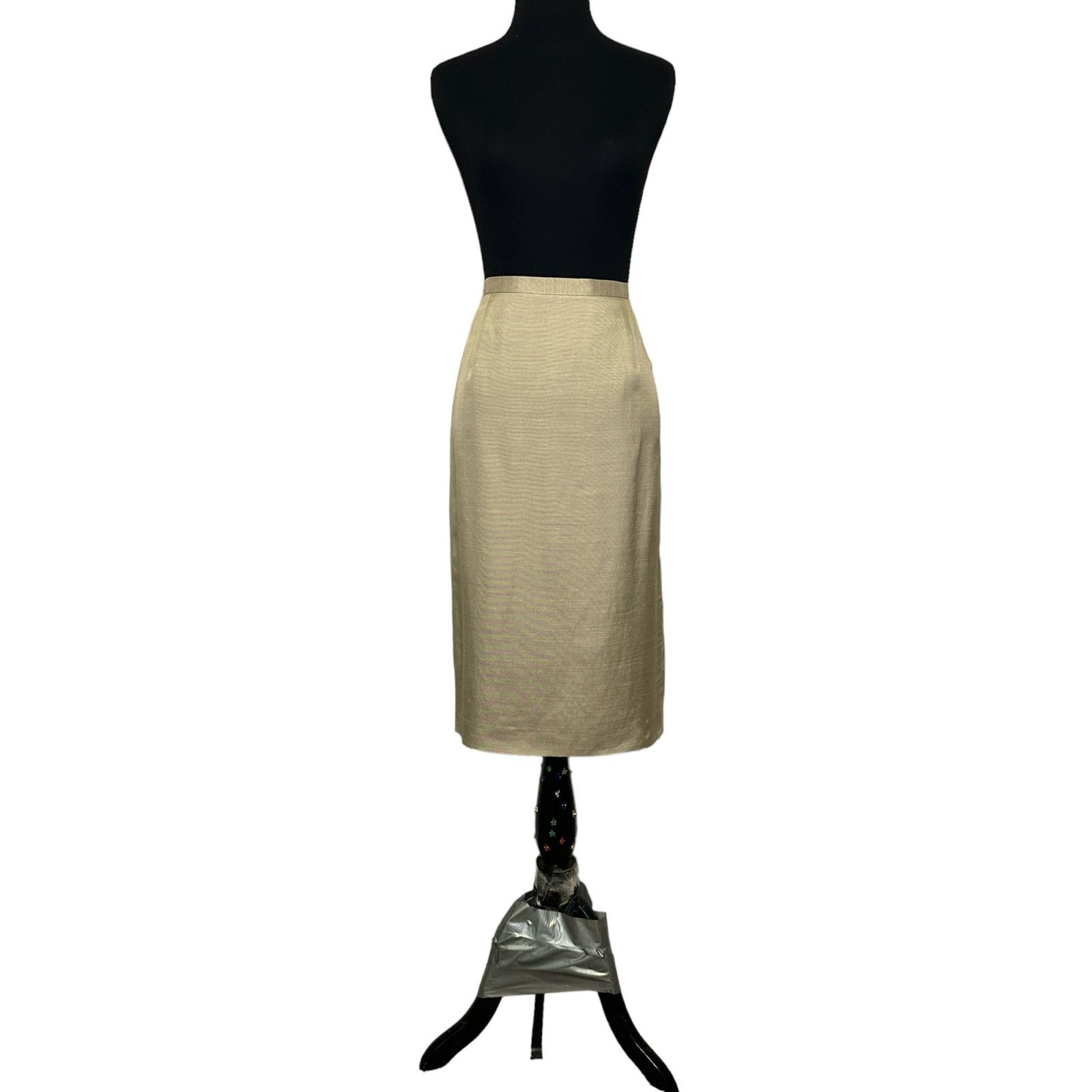 Giorgio Armani Giorgio Armani beige midi pencil skirt size 8 Size 30" / US 8 / IT 44 - 12 Thumbnail