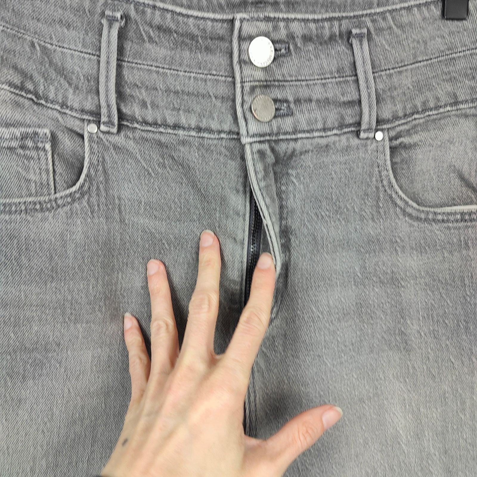 Ann Taylor Ann Taylor The Straight Crop Jeans Womens 8 Gray Wash Size 30" / US 8 / IT 44 - 3 Thumbnail