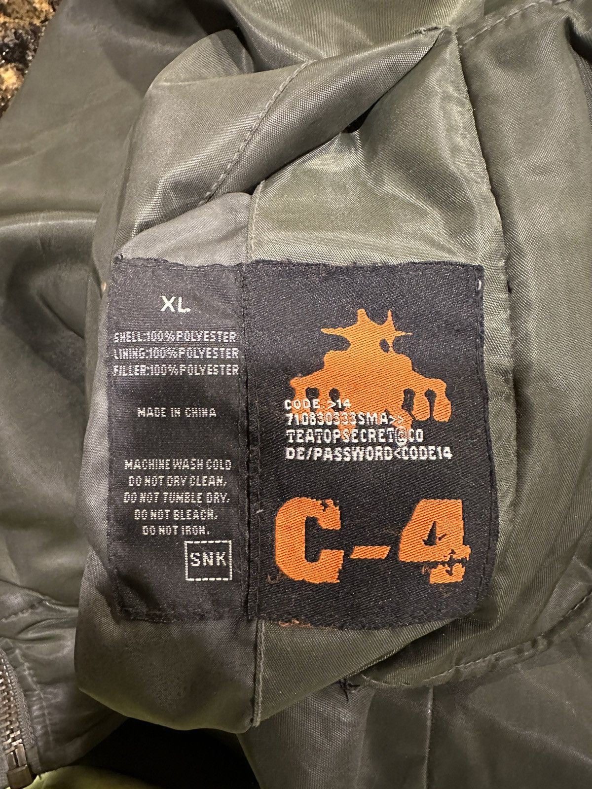 Vintage Vintage 90s C-4 Green Flight Bomber Oversized Jacket Size US XL / EU 56 / 4 - 13 Thumbnail