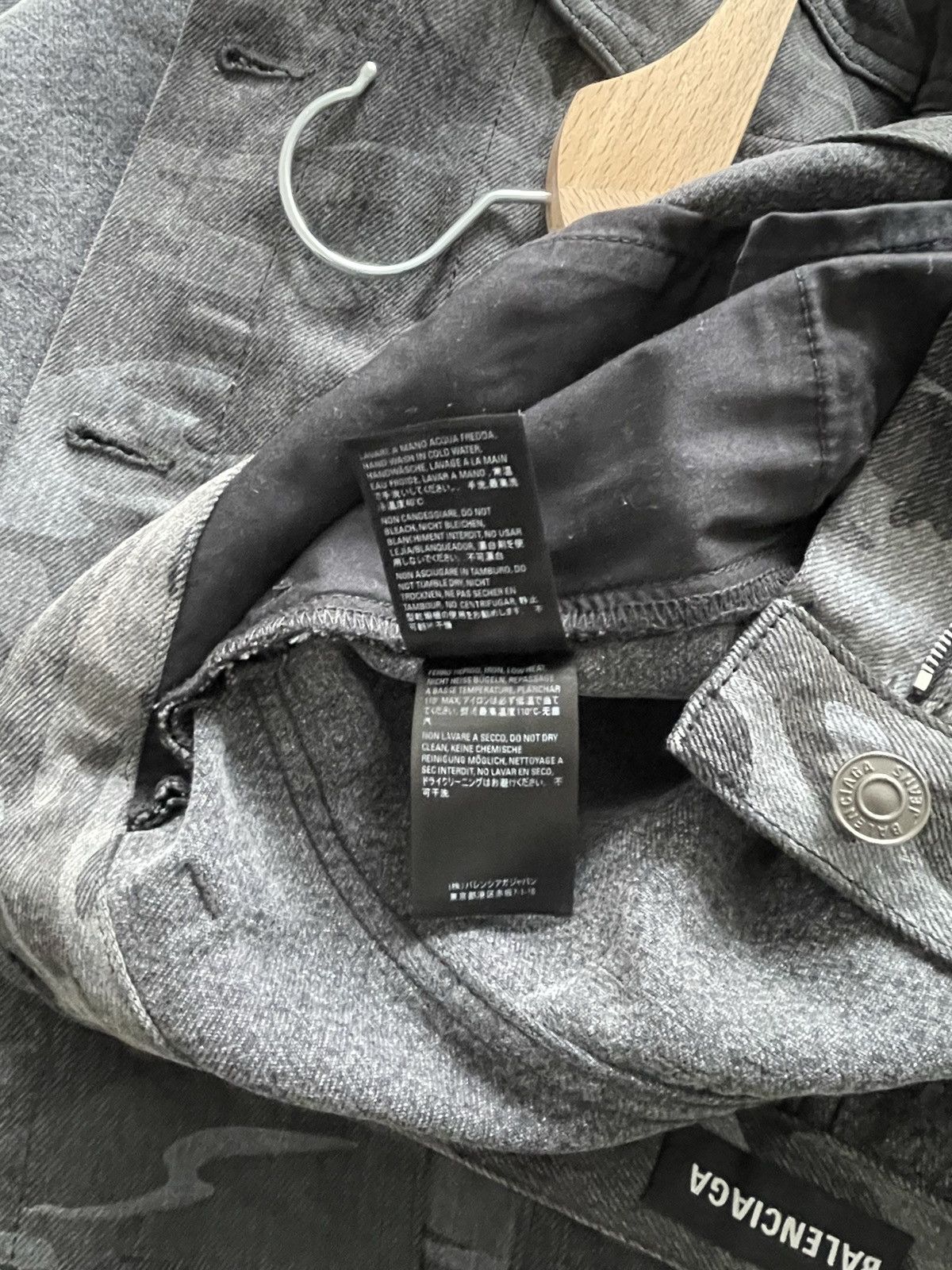 Balenciaga Balenciaga grey camo baggy jeans Size US 32 / EU 48 - 13 Thumbnail