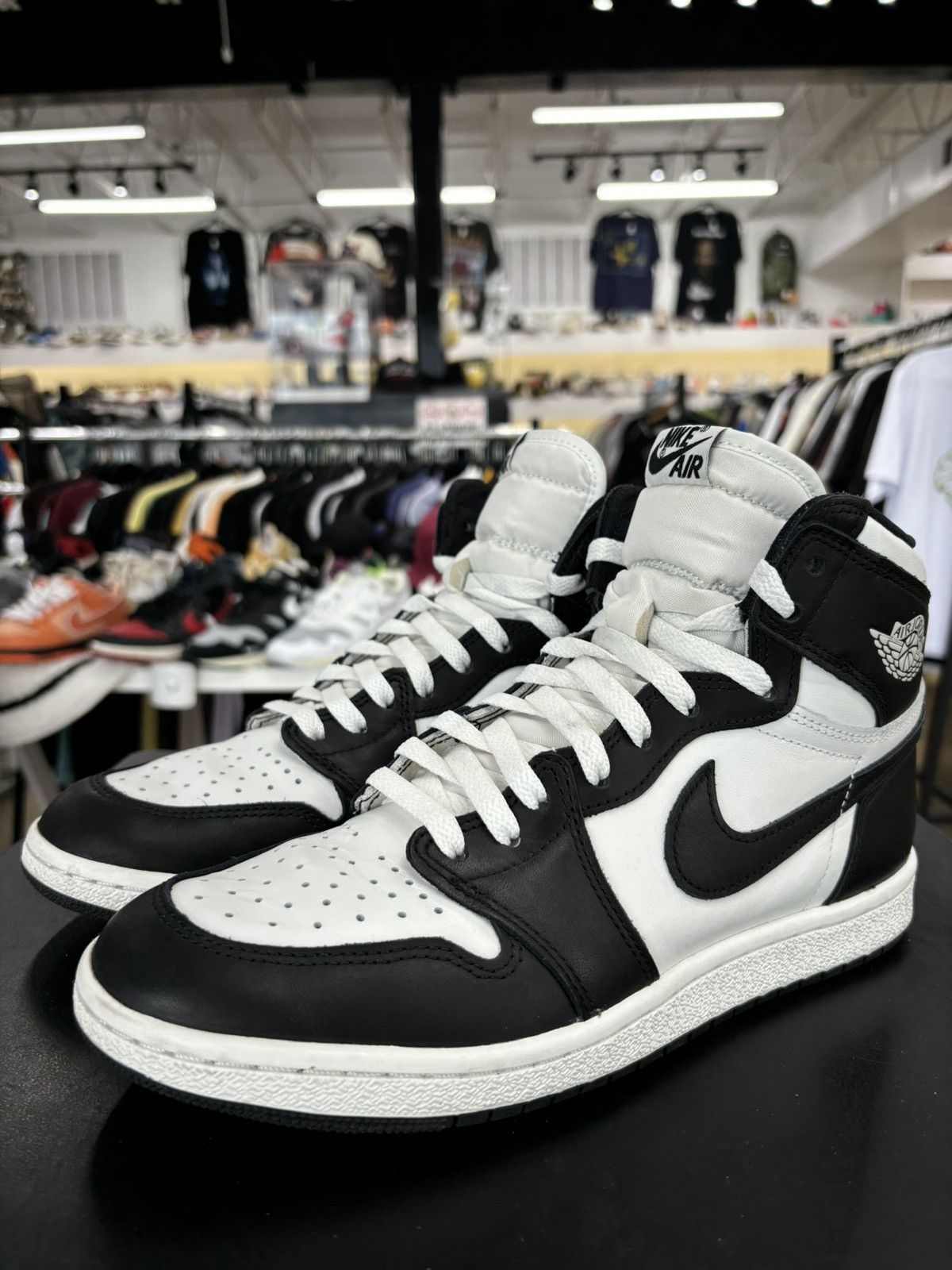 Jordan Brand Air Jordan 1 Black White Sz. 9 (2023) Size US 9 / EU 42 - 1 Thumbnail