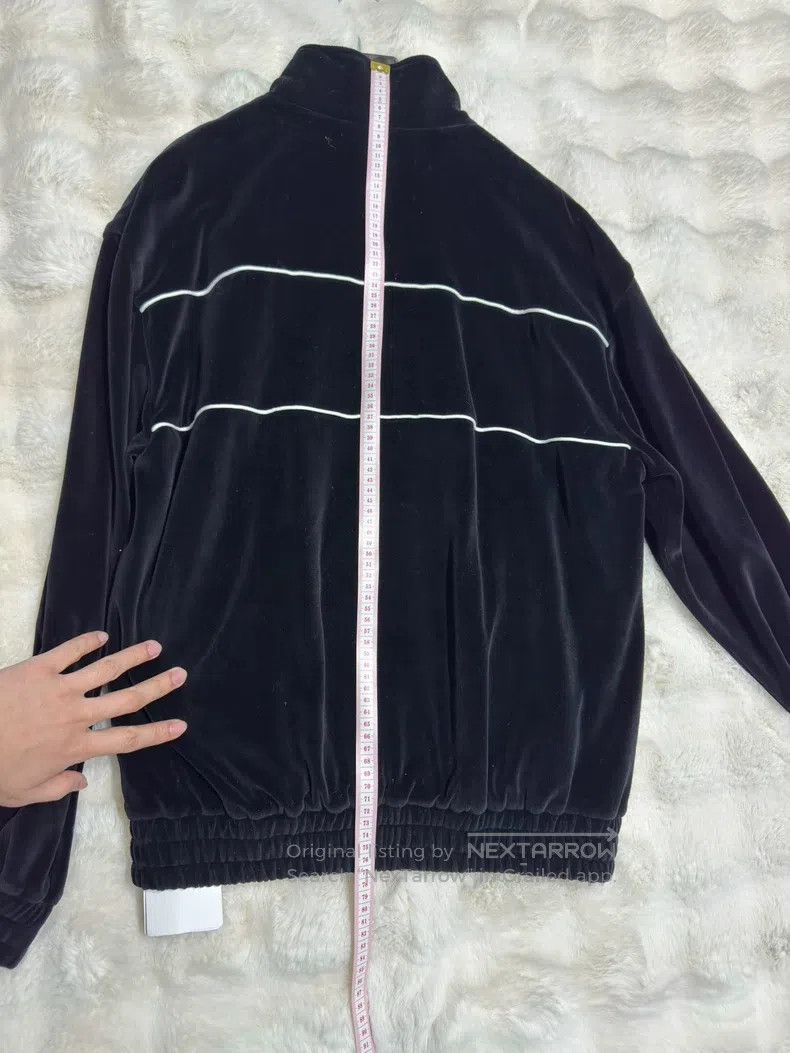 Celine CELINE Solid Black Embroidered Logo Velvet Jacket Size US M / EU 48-50 / 2 - 9 Thumbnail