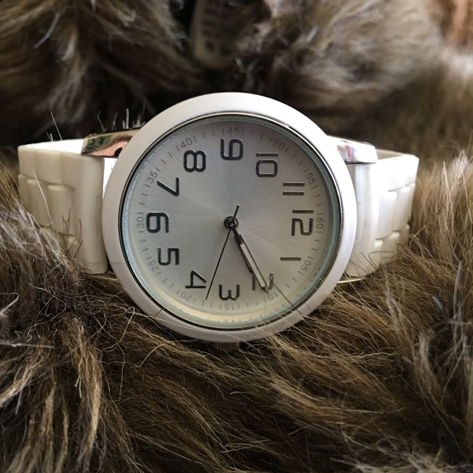 Jewelry Ladies white silicone band silver tone watch Size ONE SIZE - 6 Thumbnail