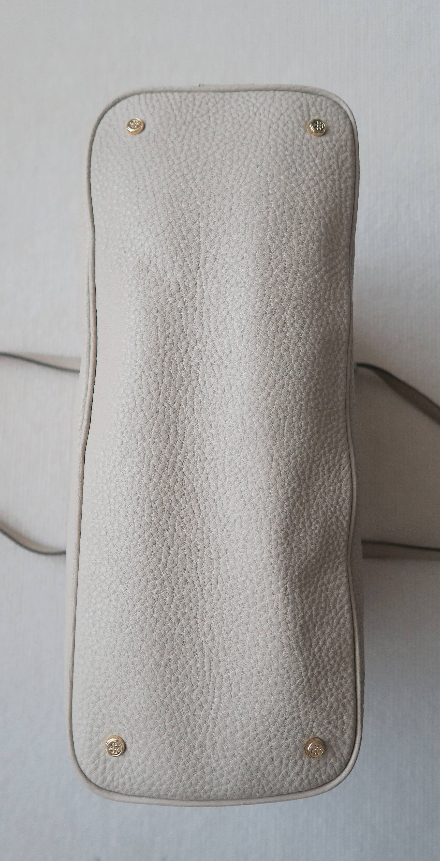 Tory Burch Tory Burch Expandable Robinson Leather Shoulder Tote Handbag Size ONE SIZE - 12 Thumbnail