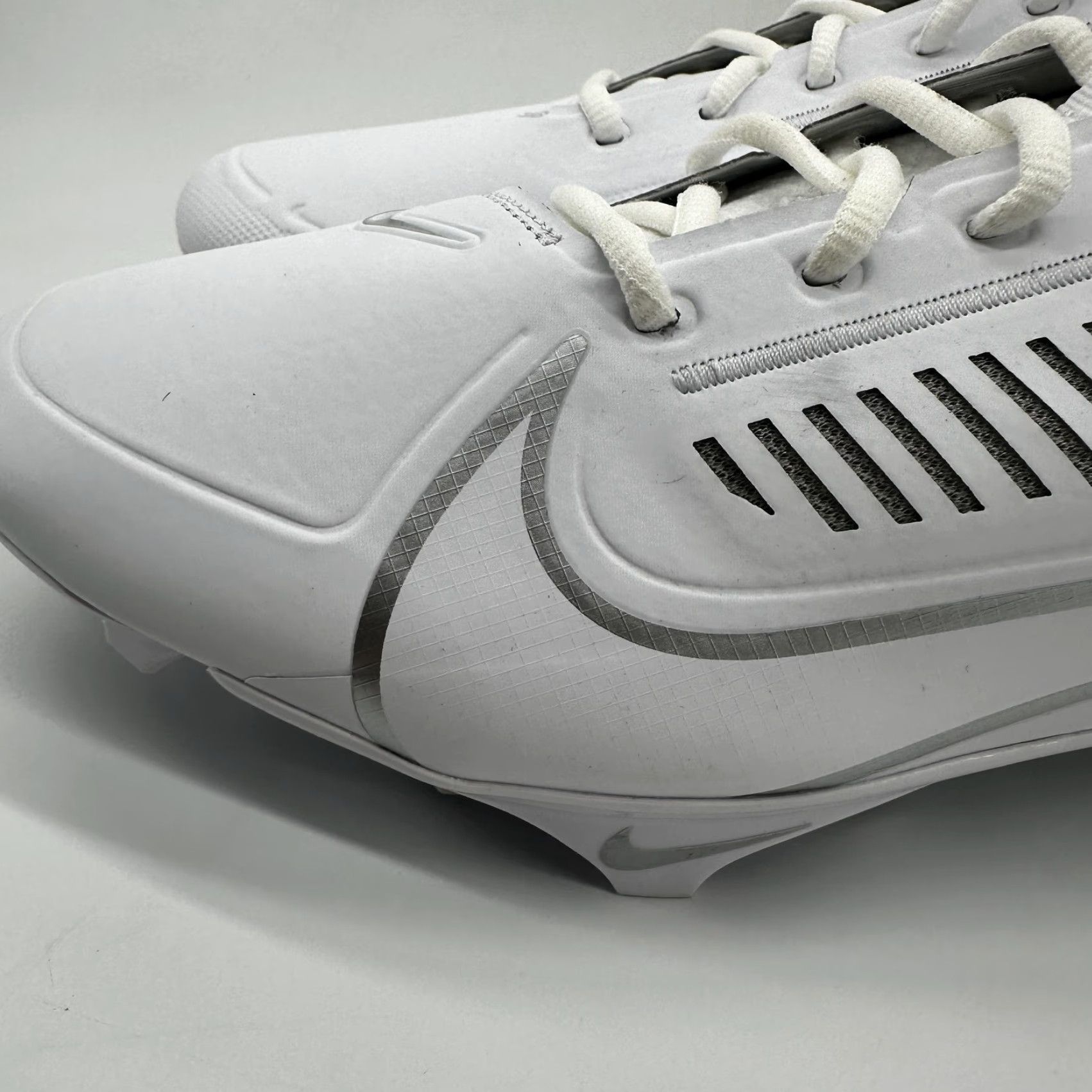 Nike Nike Vapor Shoes Mens Size 16 White Silver Football Cleats Mid Top DA1456-702 Size US L / EU 52-54 / 3 - 4 Thumbnail