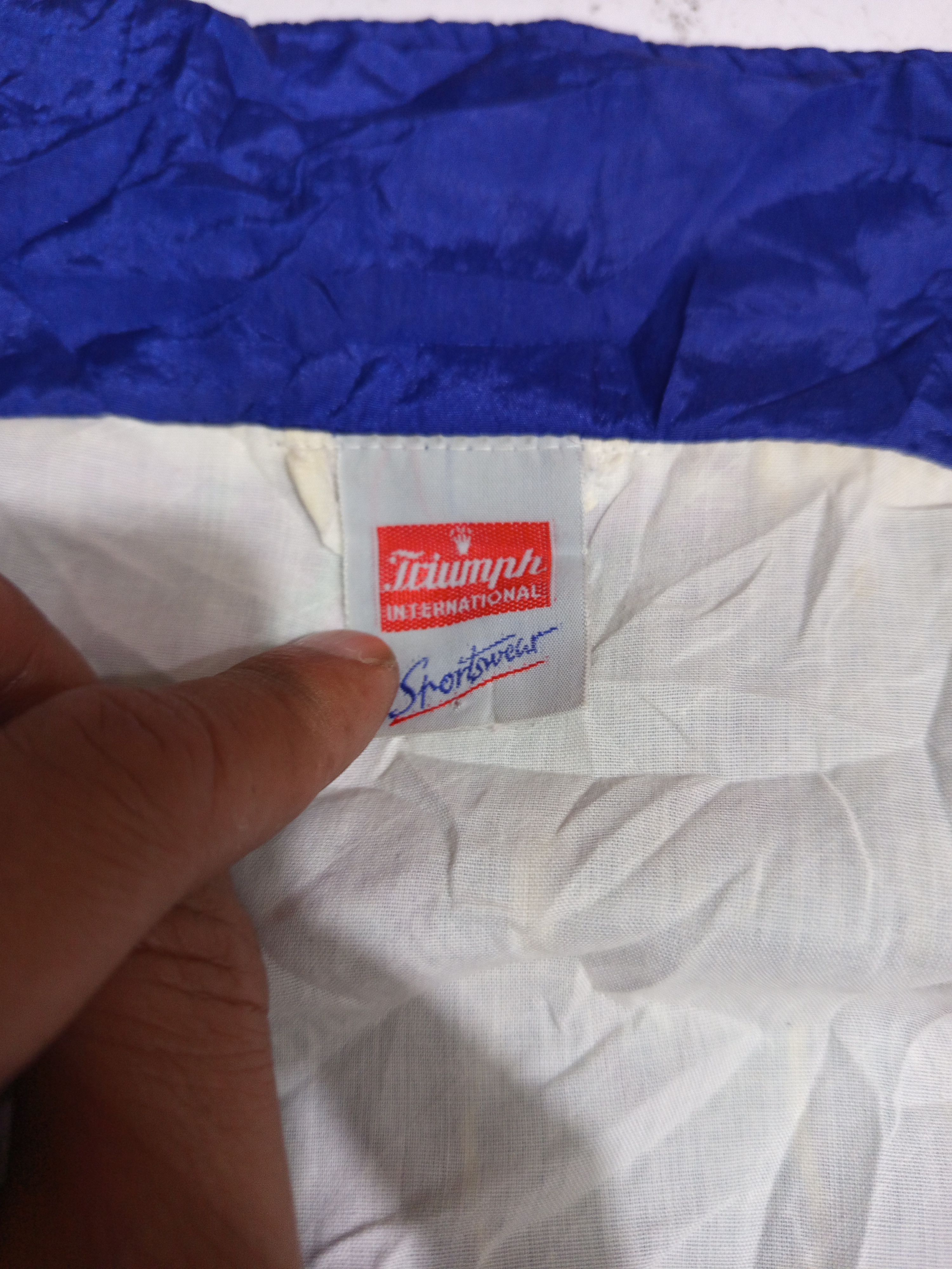 Vintage 1990s Triumph International Geometric Windbreaker Jacket Size US L / EU 52-54 / 3 - 9 Thumbnail
