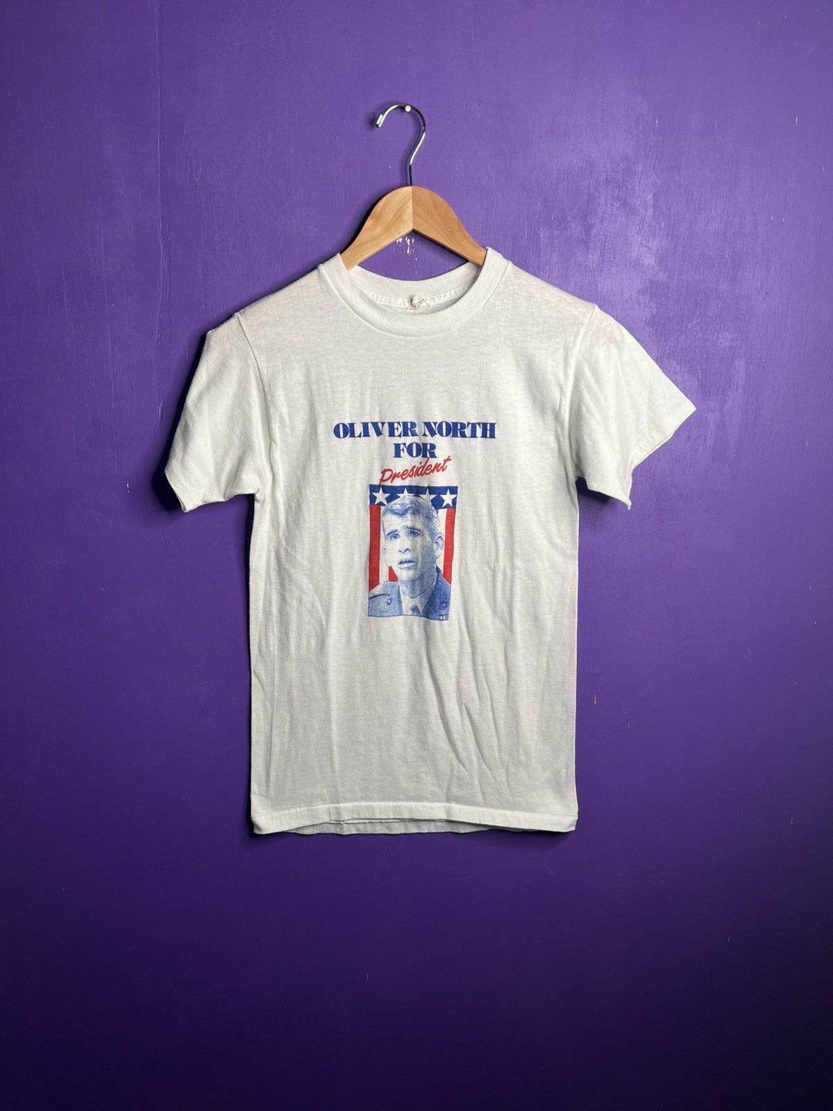 Vintage Vintage 80s Oliver north for president t-shirt Size US M / EU 48-50 / 2 - 1 Thumbnail