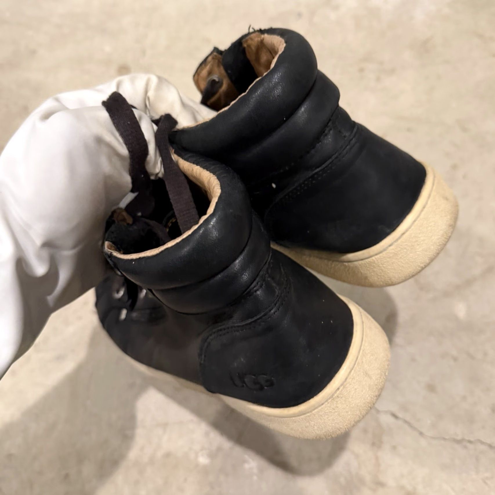 Ugg UGG Womens Sneaker High Top Leather Zip Lace Up Black Casual Comfort Shoes 10 US Womens Shoes Zipper Logo Athletic Walking Size M / US 6-8 / IT 42-44 - 6 Thumbnail