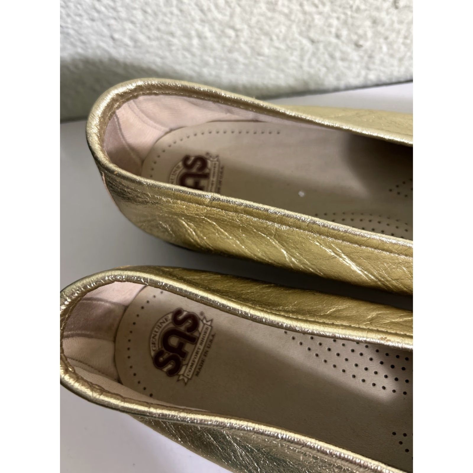 SAS SAS Women’s Size 9 W Gold Loafers Flat Slip On Size US 9 / IT 39 - 4 Thumbnail