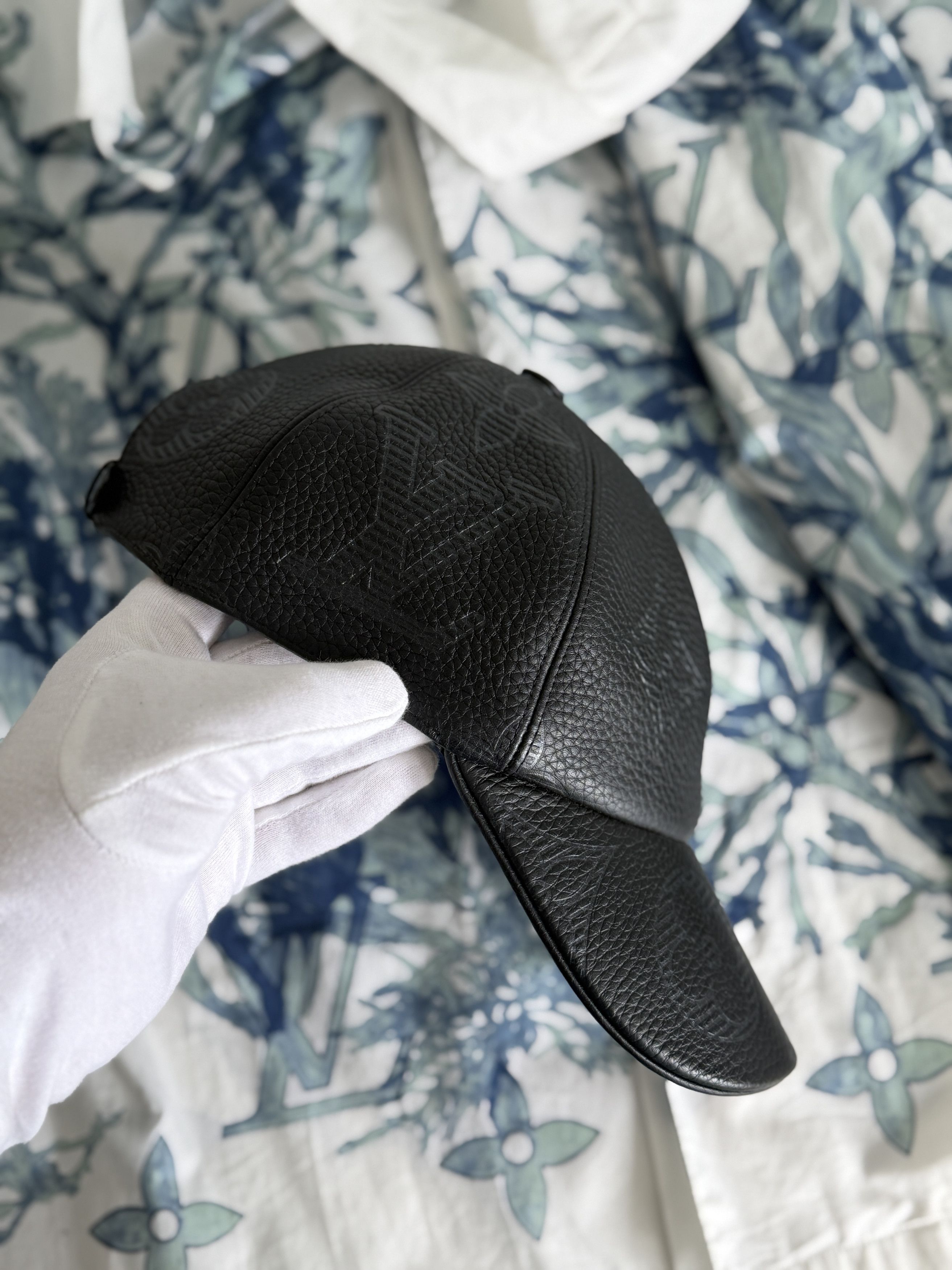 Louis Vuitton Louis Vuitton leather hat Size ONE SIZE - 1 Thumbnail