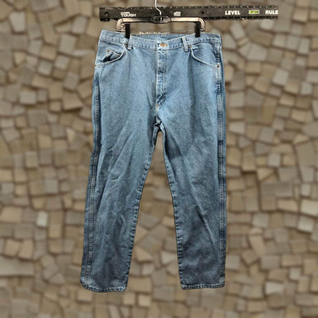 Wrangler Wrangler Jeans 40x32 Mens Mid Rise Straight Blue Denim 5-Pocket Regular Fit Jeans Men Classic Denim Size US 40 / EU 56 - 1 Thumbnail