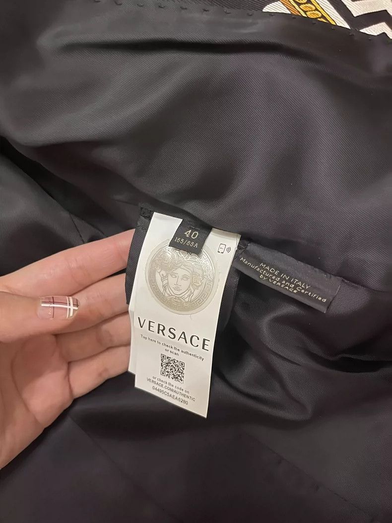 Versace Versace Mulberry silk three-dimensional tailoring blazer Size M / US 6-8 / IT 42-44 - 7 Thumbnail