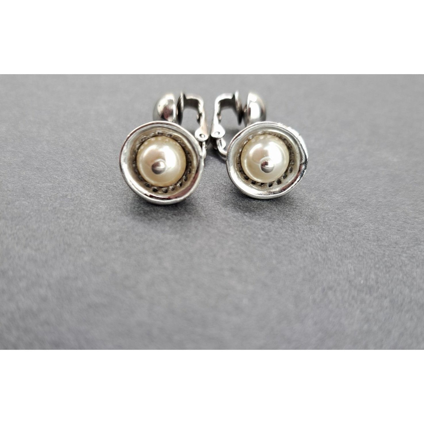 Vintage Vintage Judy Lee Silver Tone Clip On Bell Shape Earrings Size ONE SIZE - 3 Thumbnail
