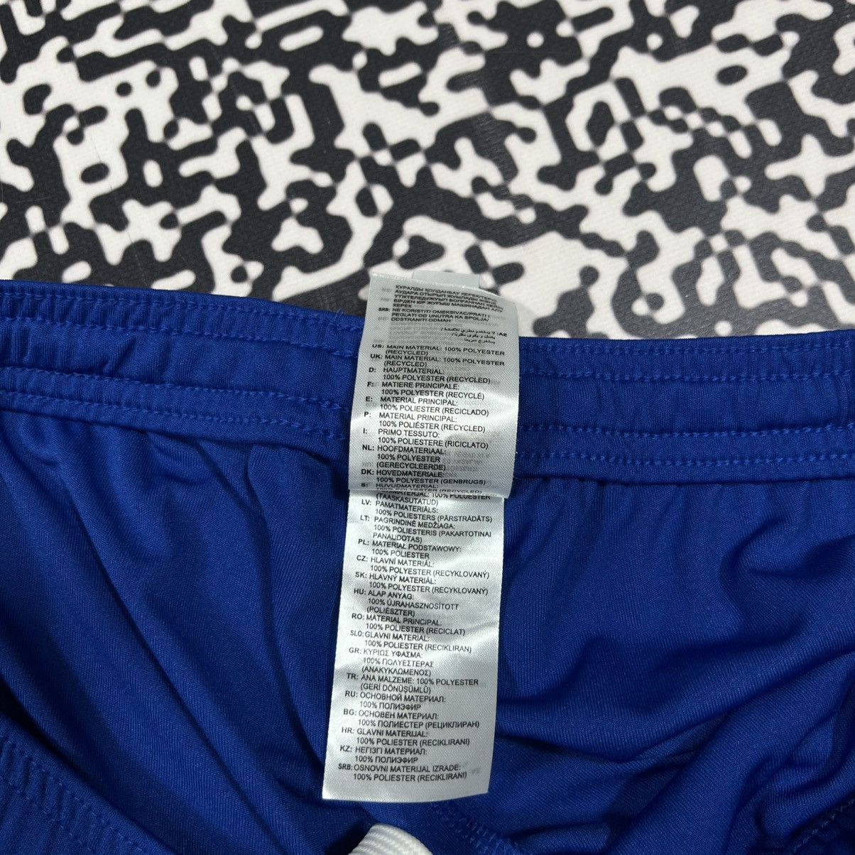 Adidas Vintage Y2K Adidas Sports Style Retro Casual Basic Shorts Size US 37 - 11 Thumbnail