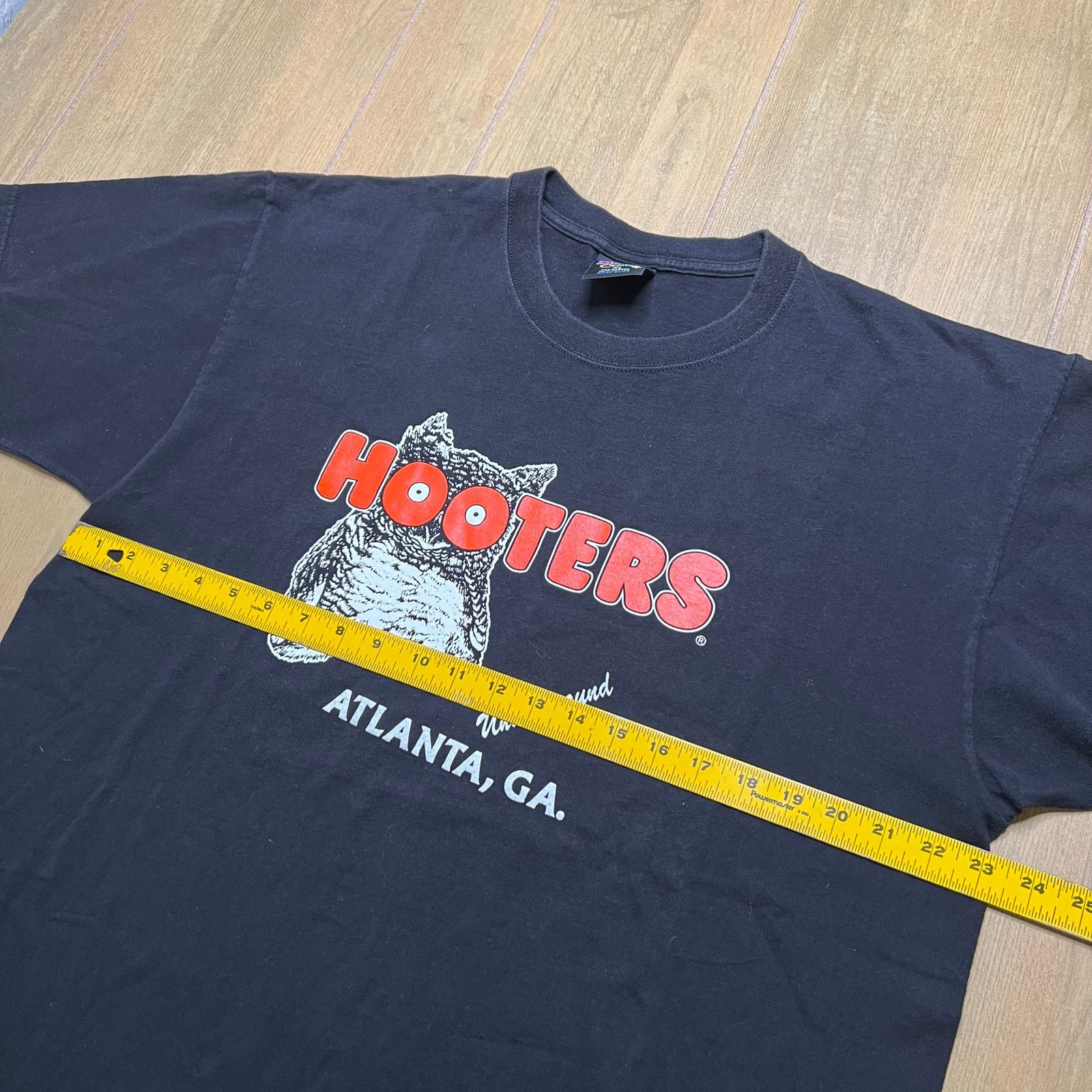 Soffe Vintage 90s Hooters Underground Atlanta, GA Logo T-Shirt XL Size US XL / EU 56 / 4 - 8 Thumbnail