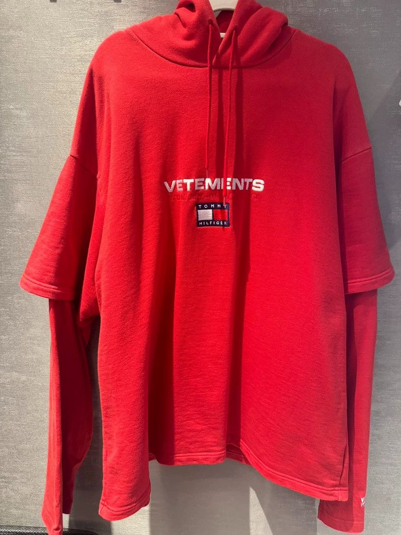 Vetements Vetements x Tommy Hilfiger Red Hoodie-dmc Size US M / EU 48-50 / 2 - 1 Thumbnail