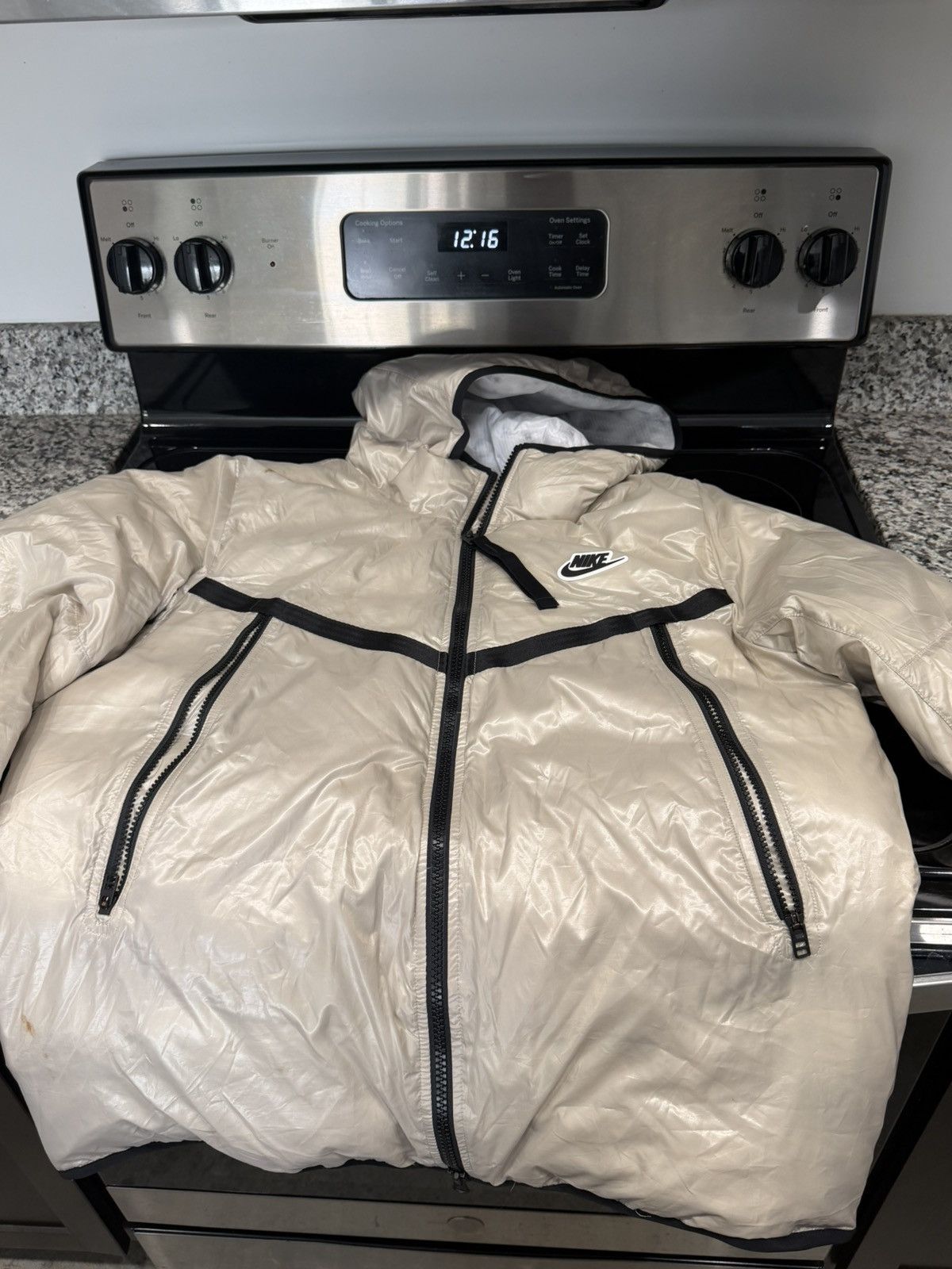 Nike Nike Beige Puffer Jacket Hooded Zip Up Size L Size US L / EU 52-54 / 3 - 2 Thumbnail